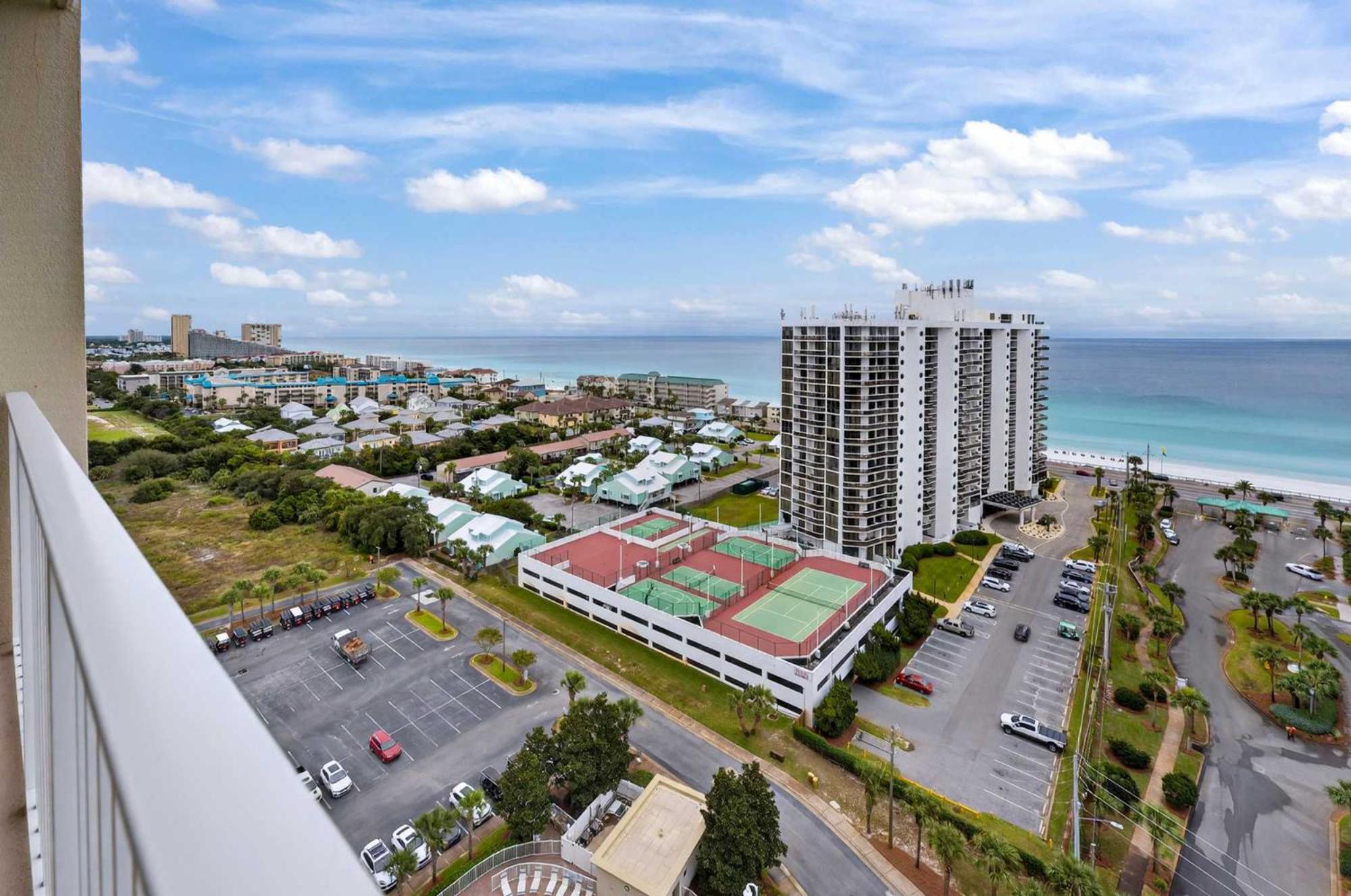 Easy Gogh'n Beach Stay for 5