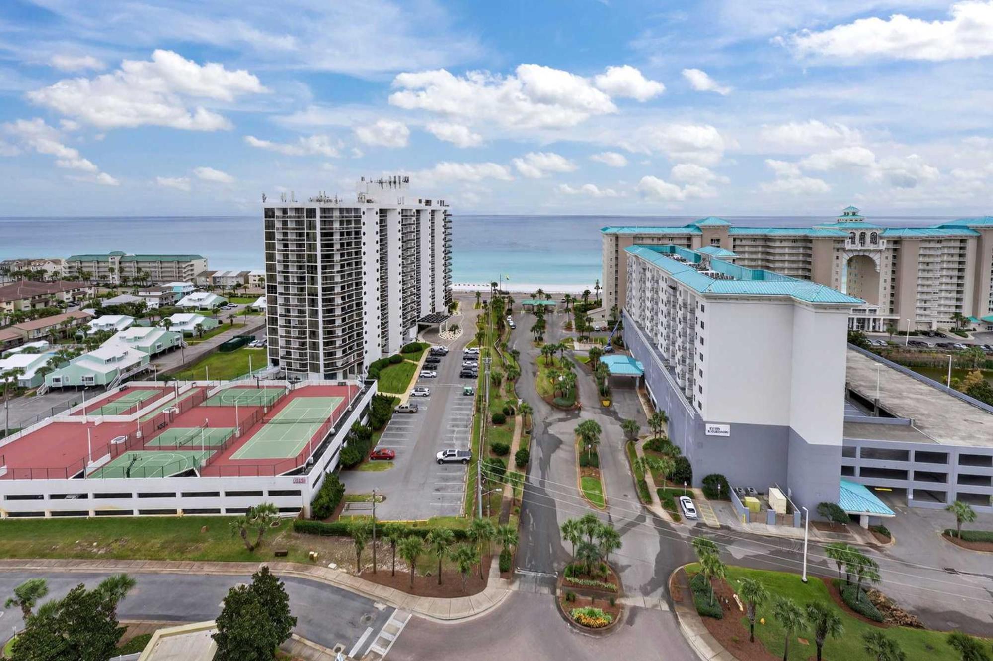 Easy Gogh'n Beach Stay for 5