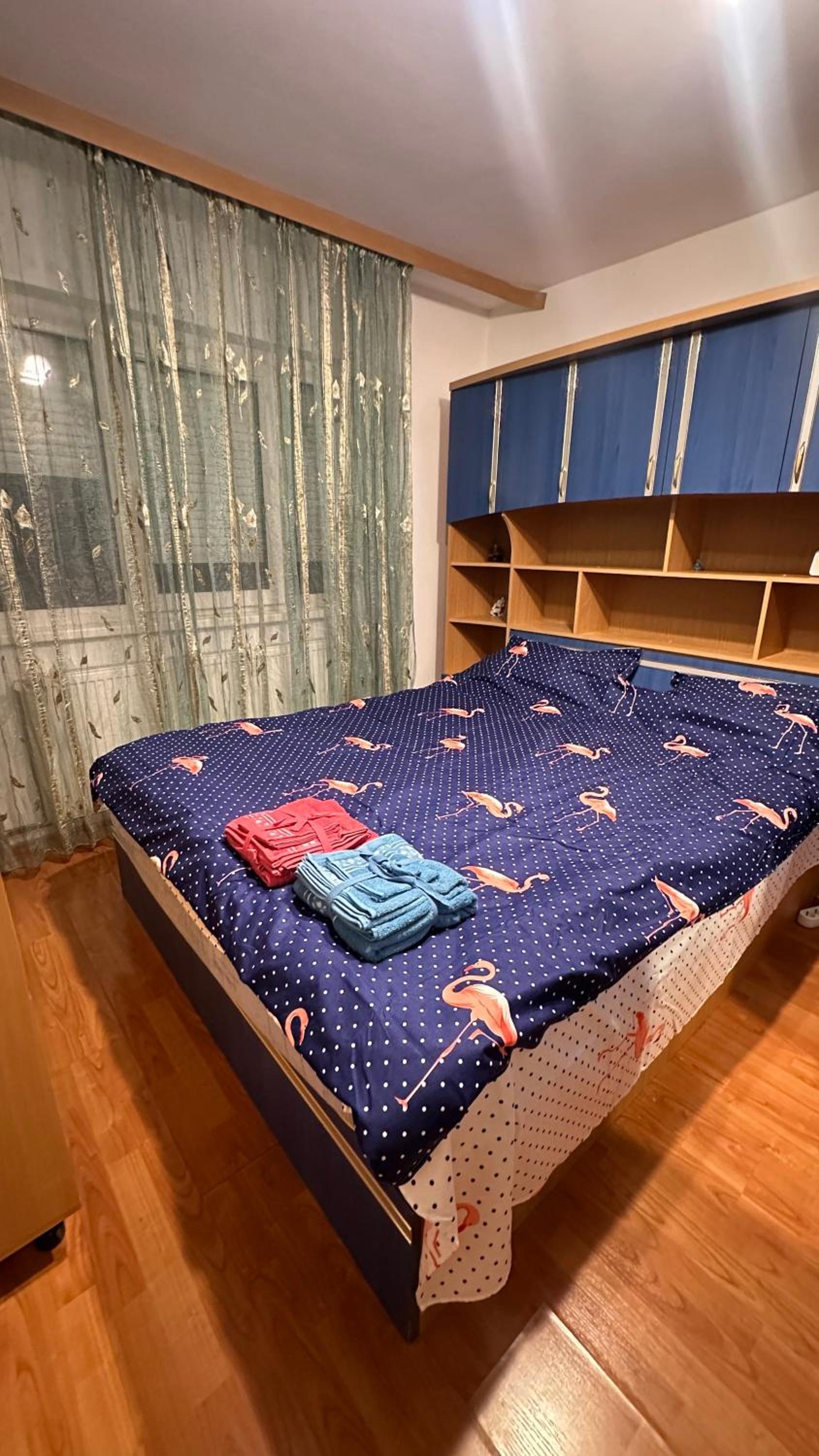 Charming Vintage Apartment 5 min to City Center Self Check-in