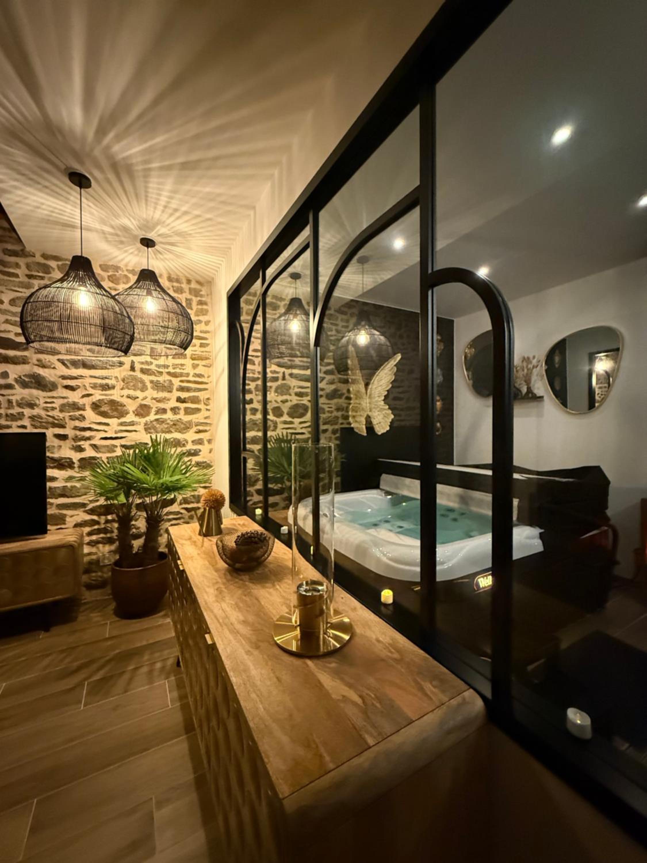 ECRIN DE CHARME 4 étoiles Jacuzzi privé 2 pers