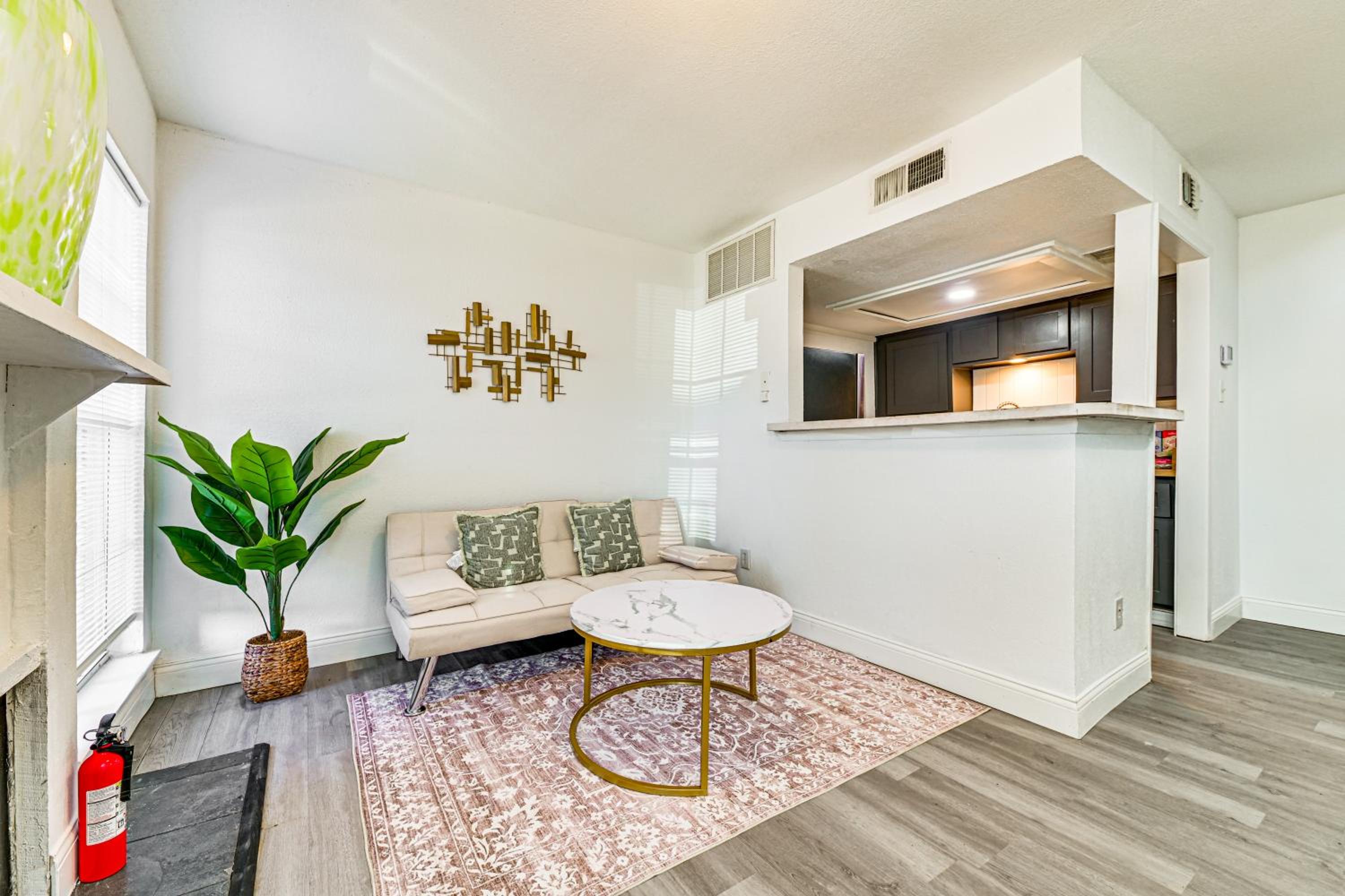 Loft-Style Condo in Vickery Midtown 3 Mi to SMU!