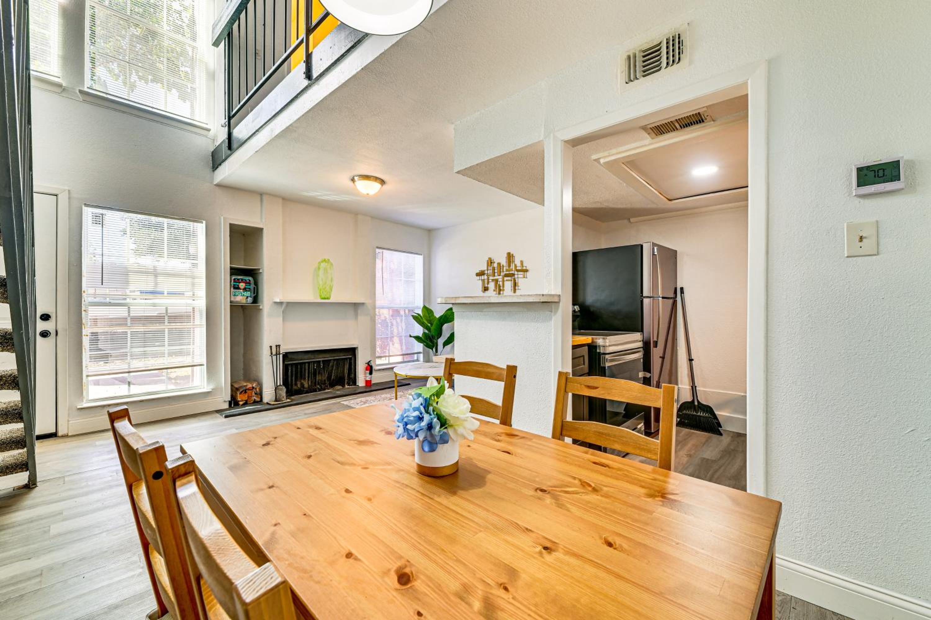 Loft-Style Condo in Vickery Midtown 3 Mi to SMU!