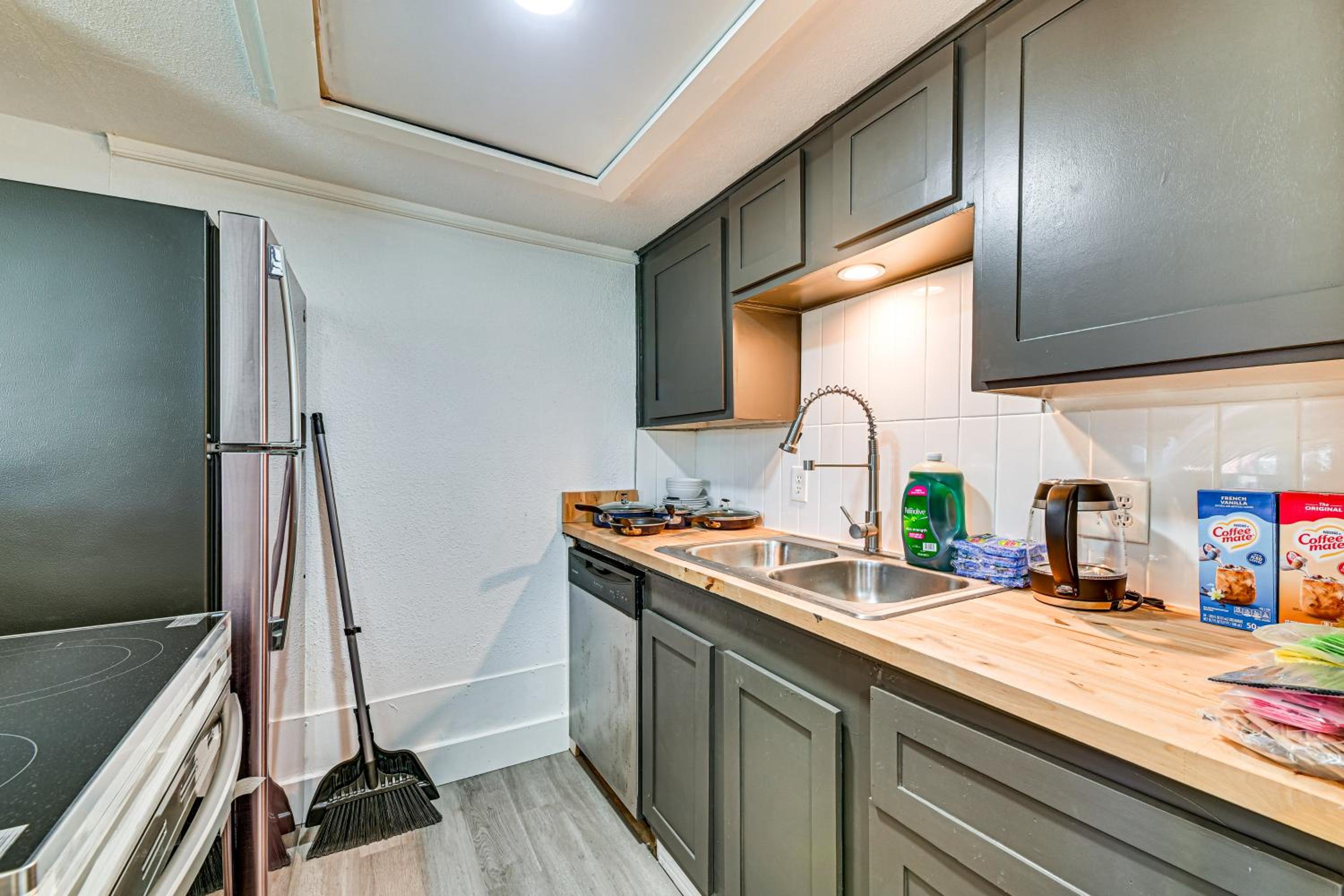 Loft-Style Condo in Vickery Midtown 3 Mi to SMU!