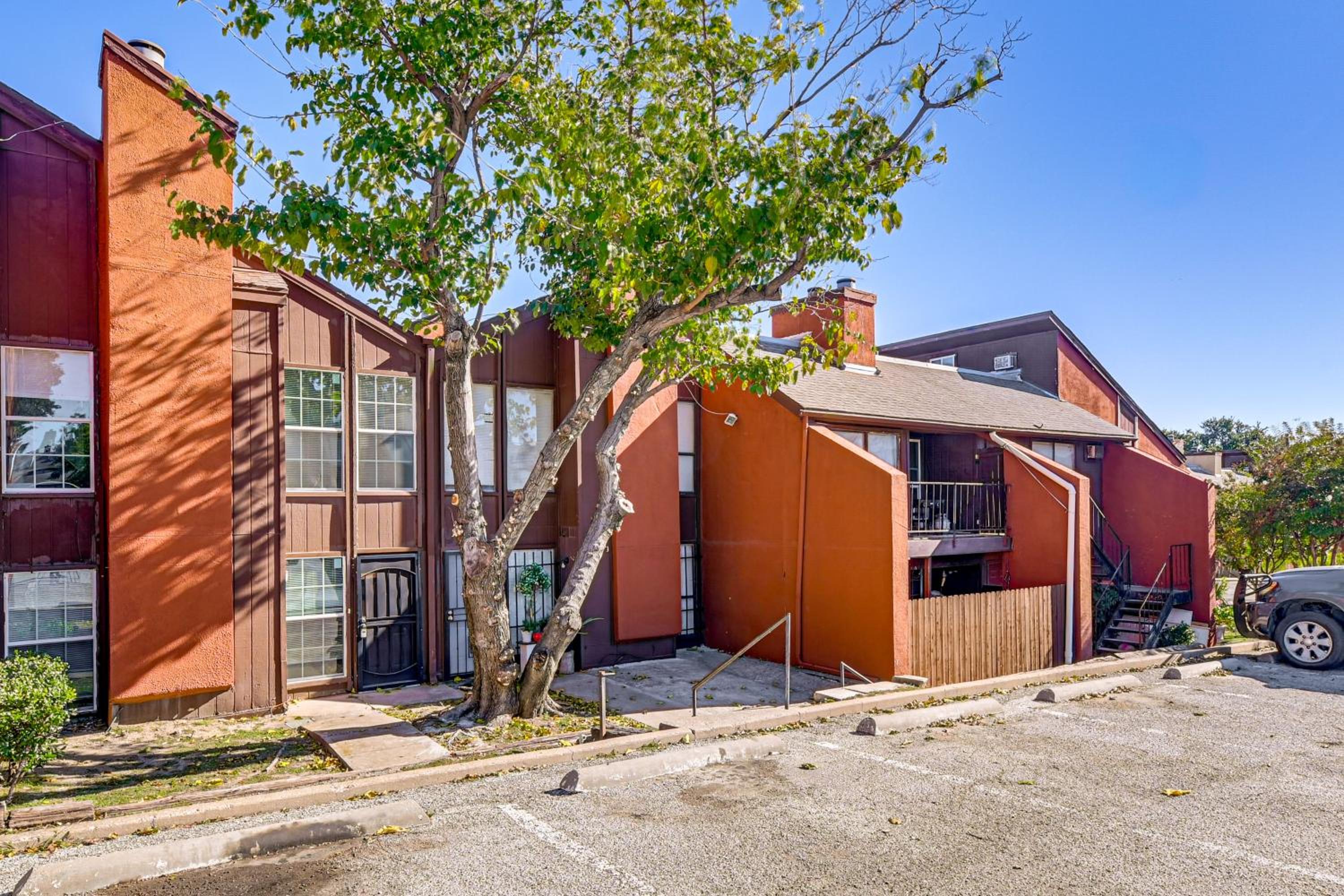 Loft-Style Condo in Vickery Midtown 3 Mi to SMU!