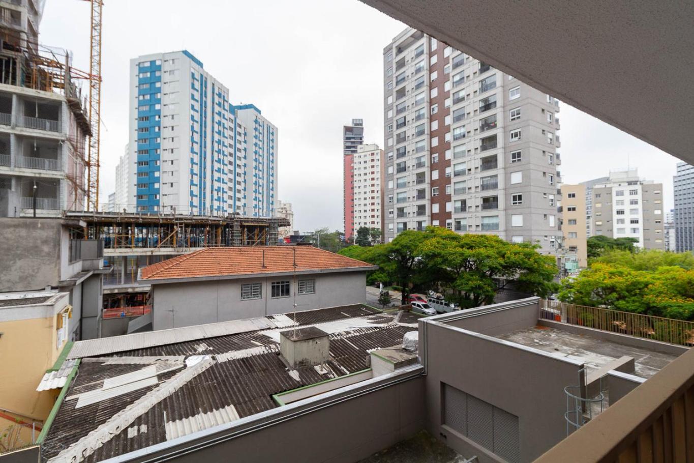 Studio com Varanda a 280m da Estacao Vila Madalena