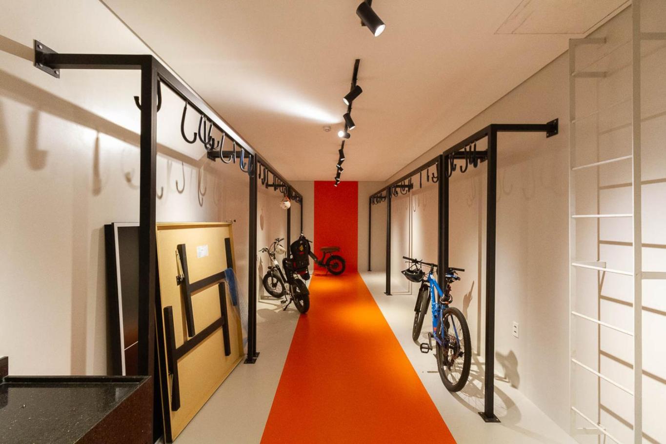 Studio com Varanda a 280m da Estacao Vila Madalena