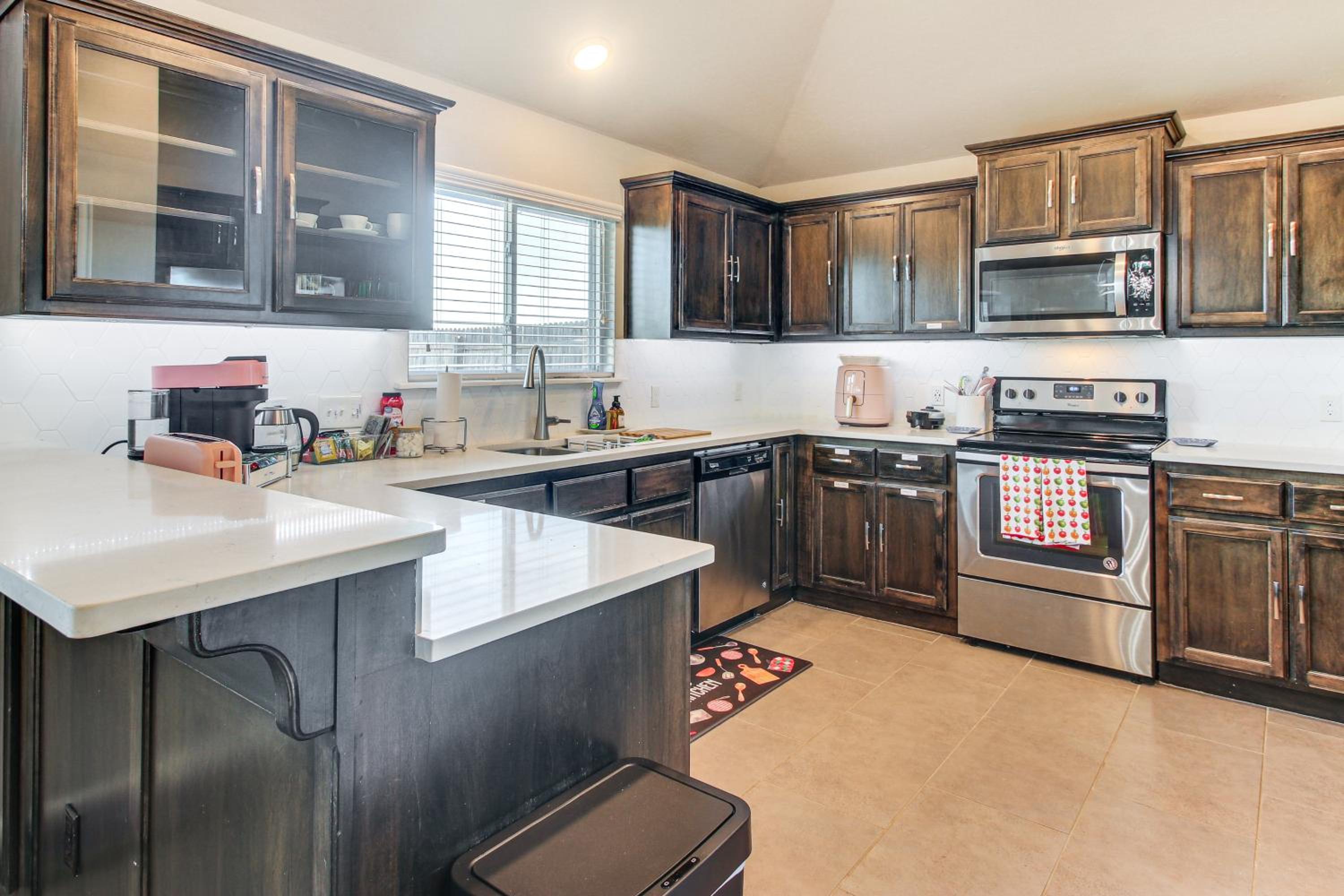 4 Mi to OU Campus and Stadium! Suburban Norman Home