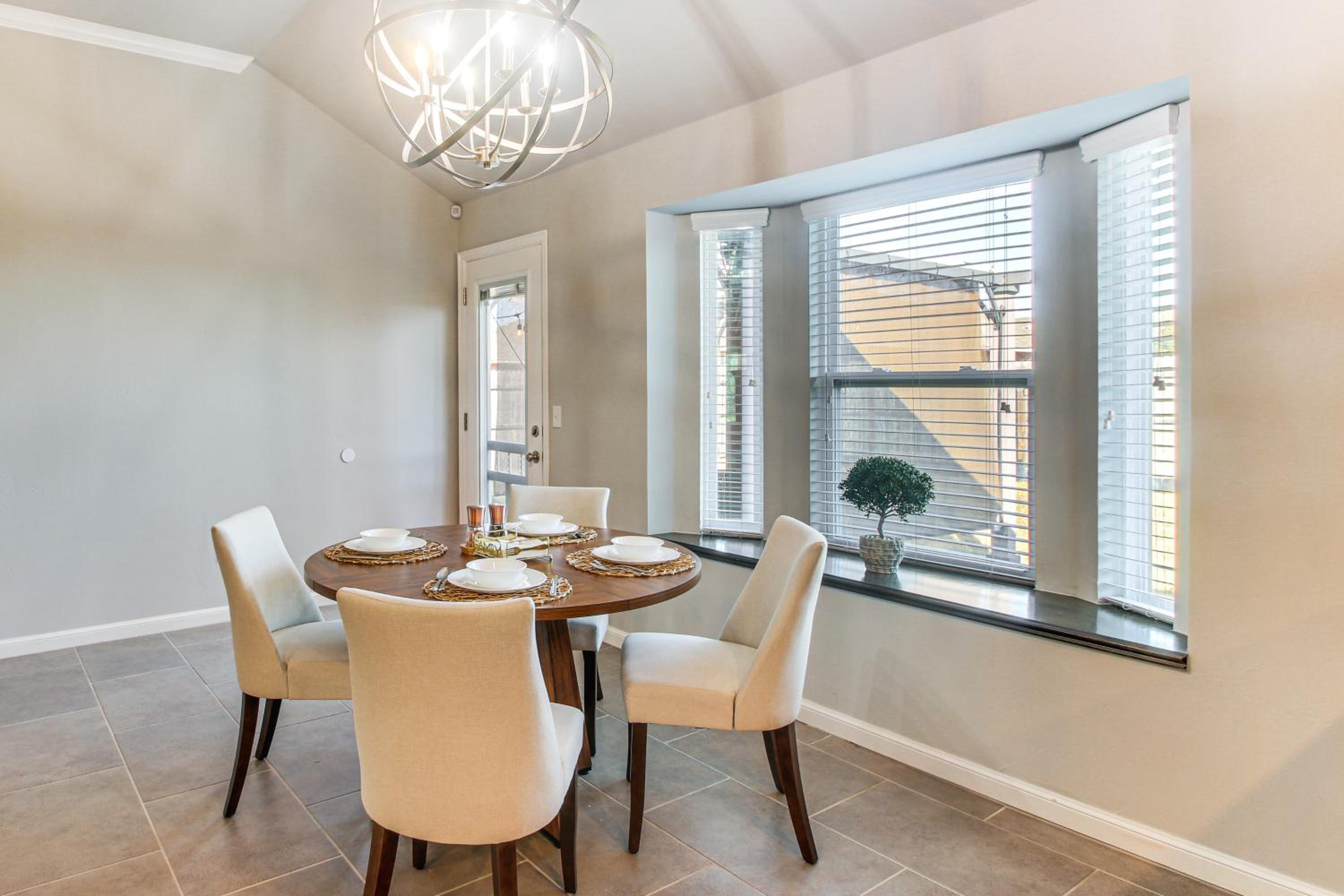 4 Mi to OU Campus and Stadium! Suburban Norman Home
