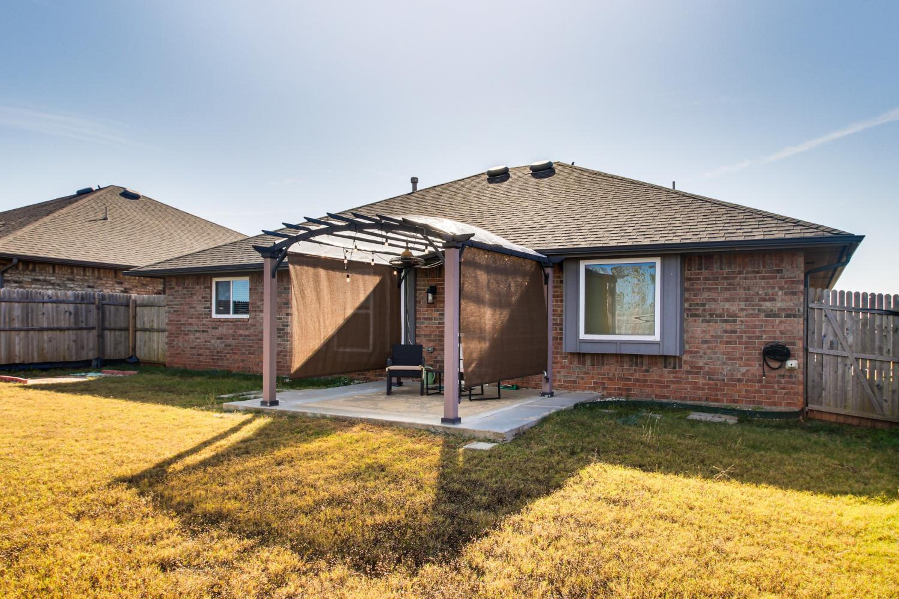 4 Mi to OU Campus and Stadium! Suburban Norman Home