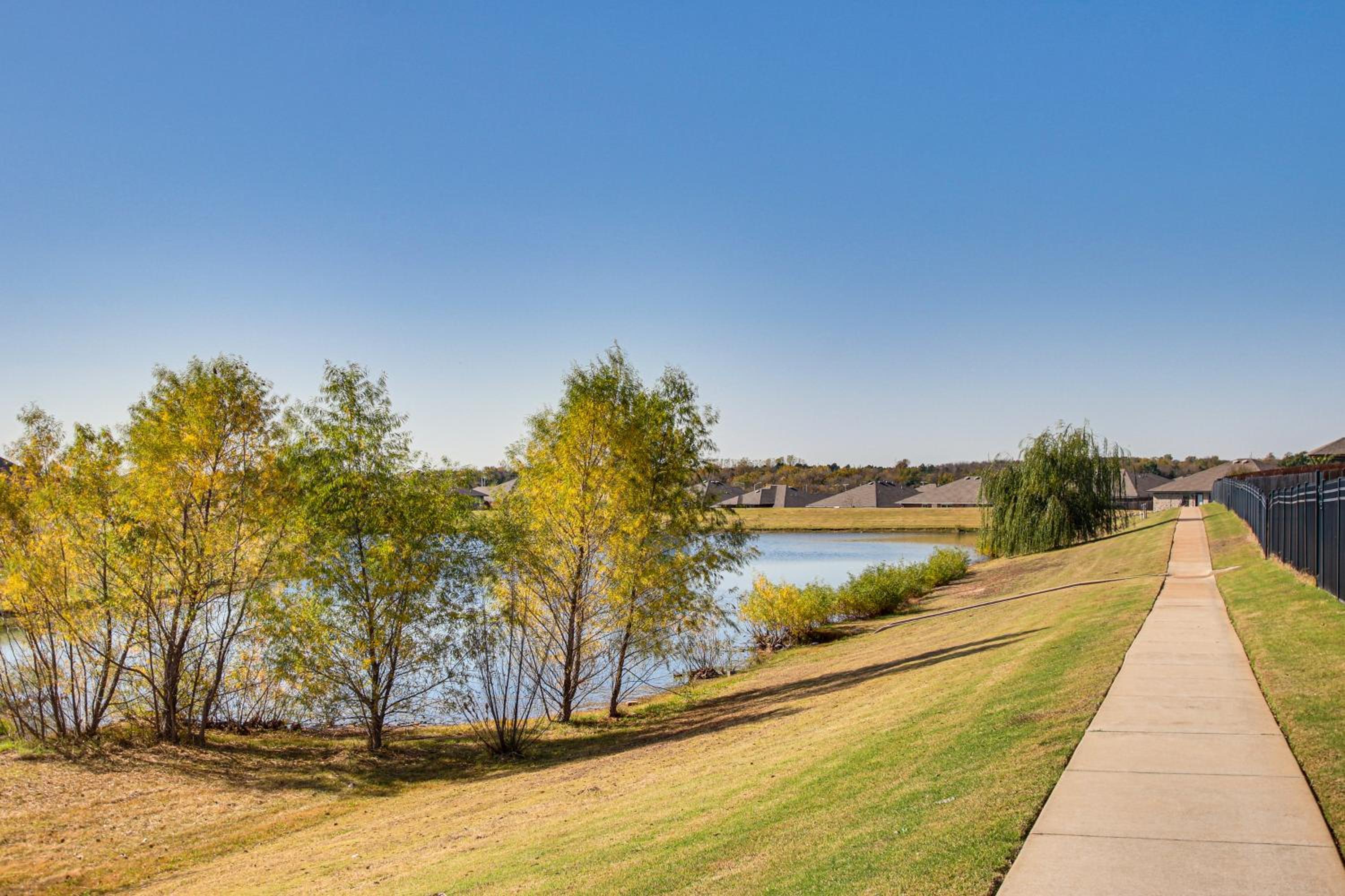 4 Mi to OU Campus and Stadium! Suburban Norman Home