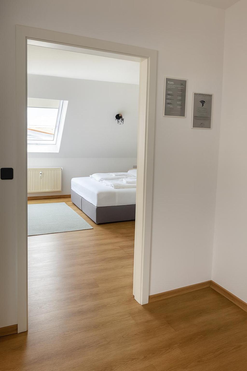 RAHA Apartments - Ihr Rückzugsort mit Panoramablick - HBF - Vollausstattung - Privat Parkplatz