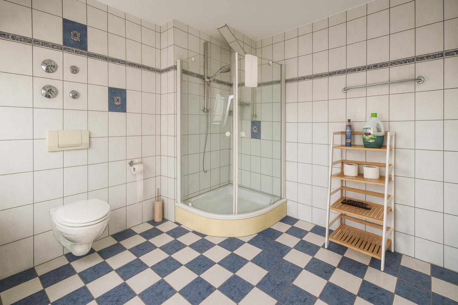 RAHA Apartments - Ihr Rückzugsort mit Panoramablick - HBF - Vollausstattung - Privat Parkplatz