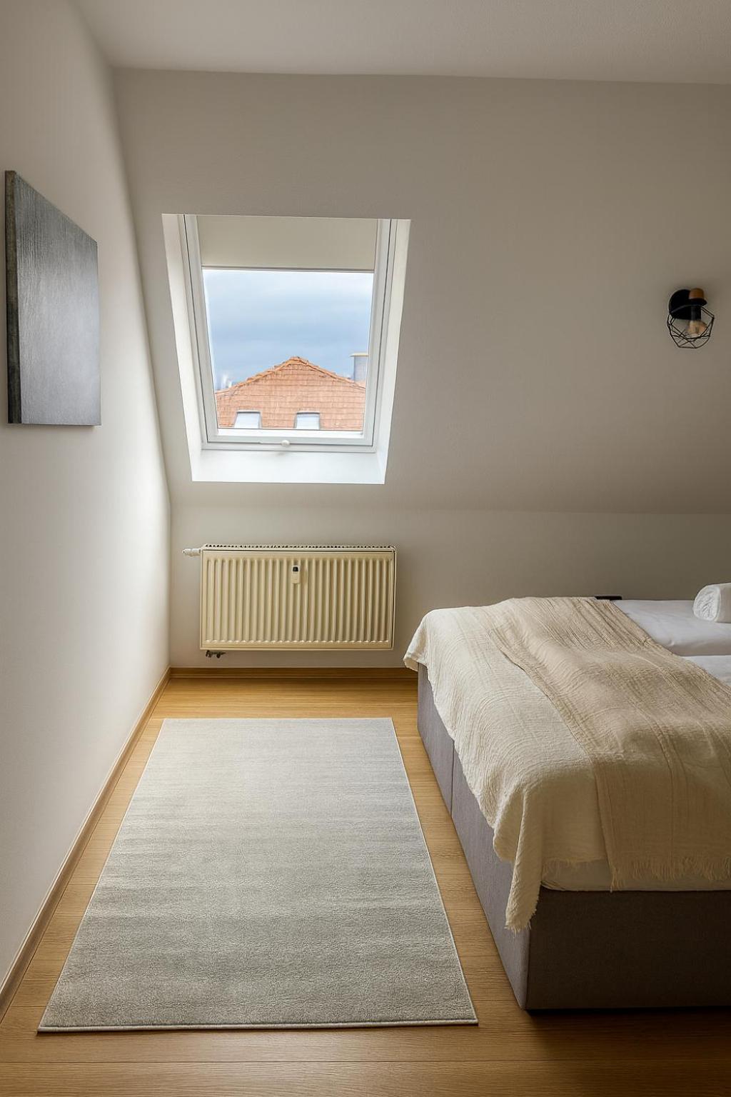 RAHA Apartments - Ihr Rückzugsort mit Panoramablick - HBF - Vollausstattung - Privat Parkplatz