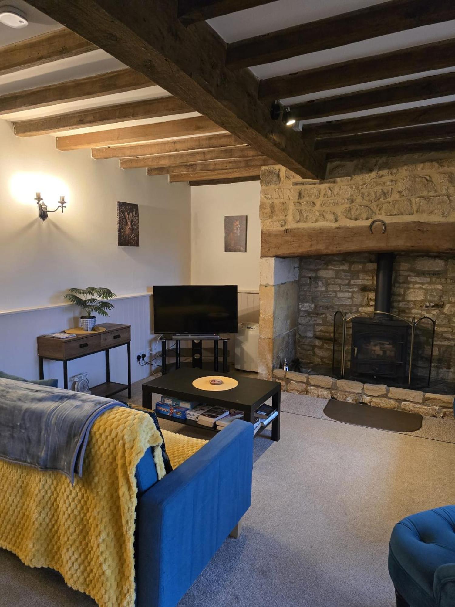 Traditional Cotswold escape with garden and fireplace