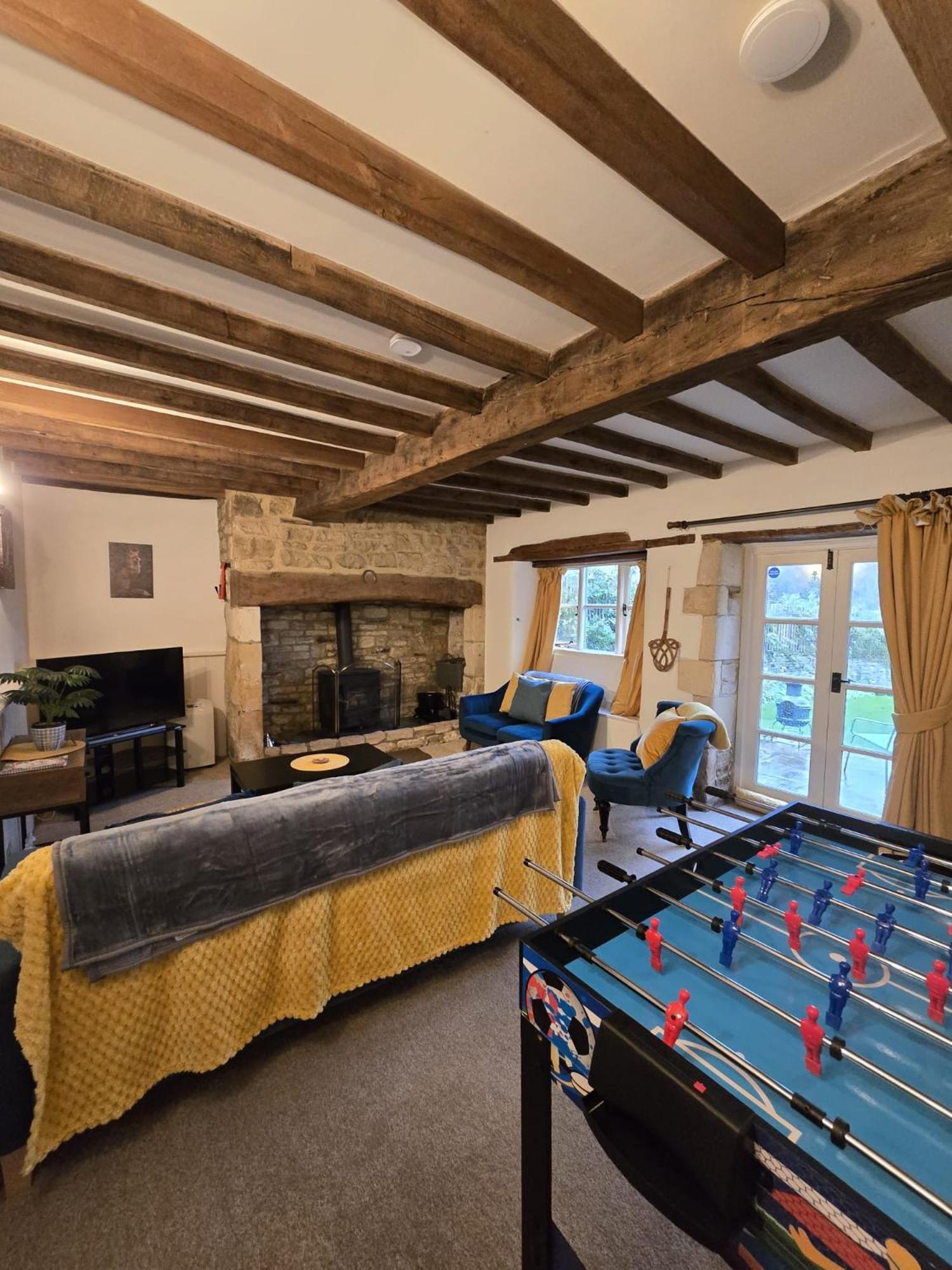 Traditional Cotswold escape with garden and fireplace