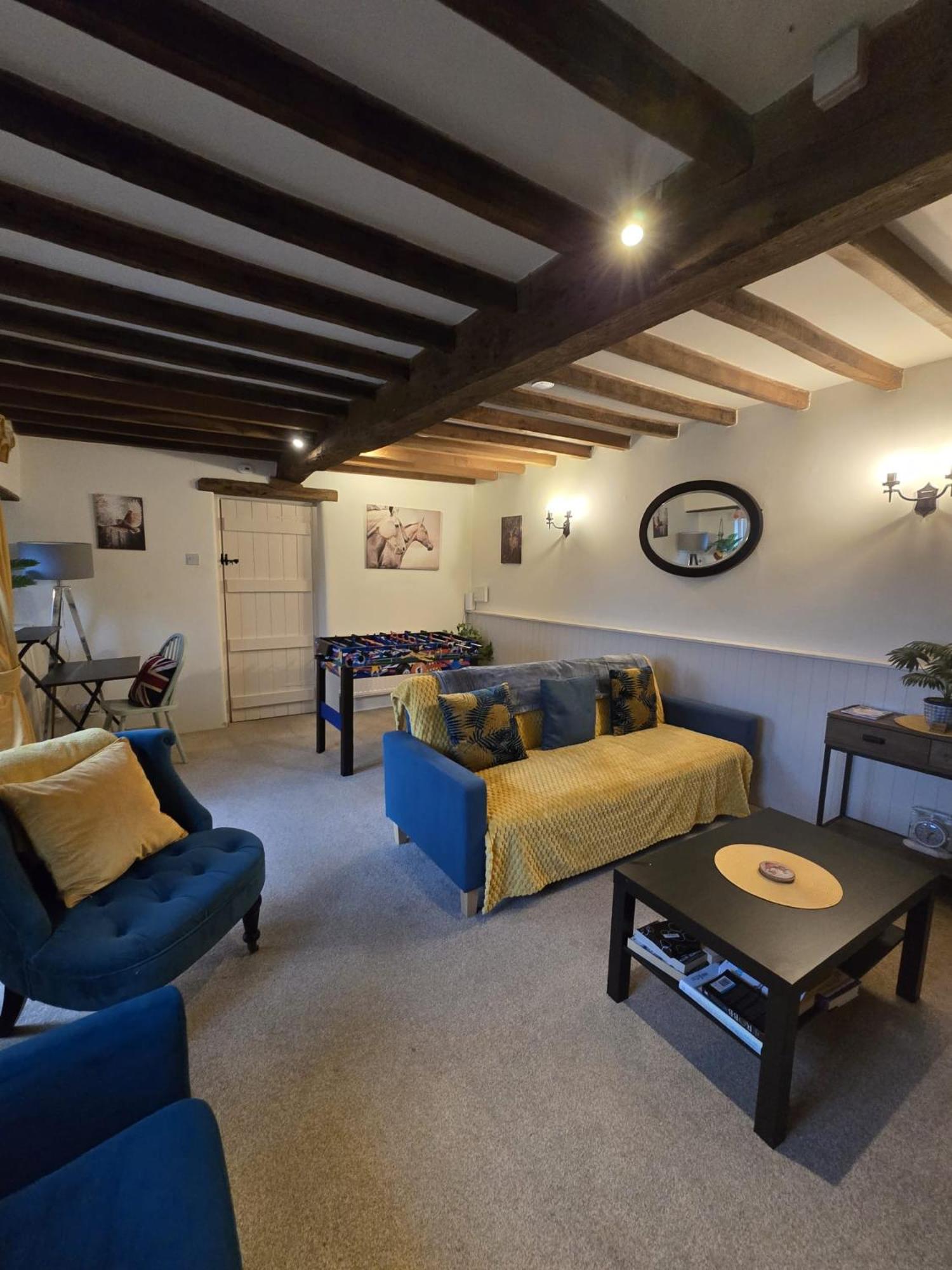 Traditional Cotswold escape with garden and fireplace