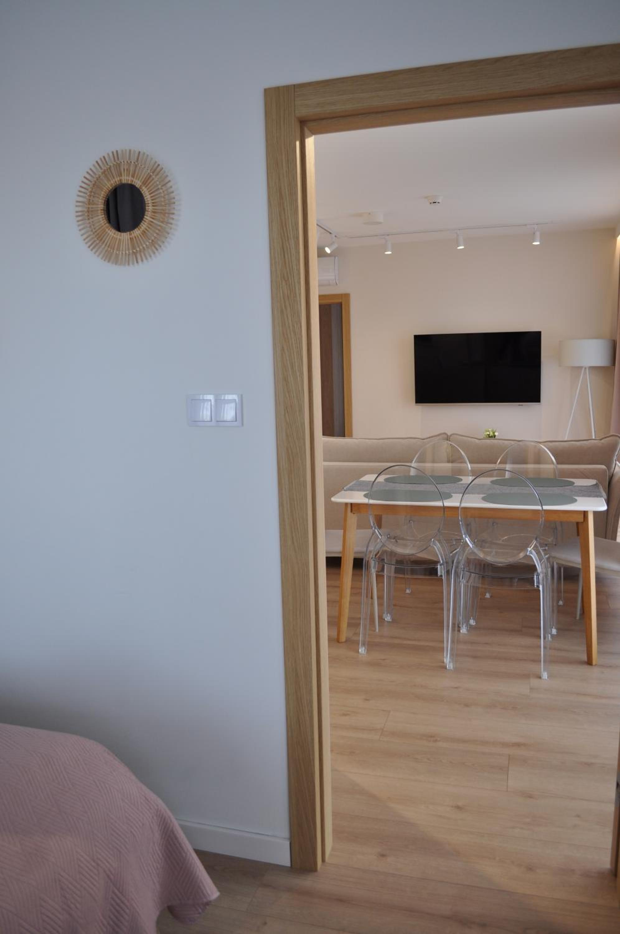 4SUMMER Golden Dune - Parking, przestronne mieszkanie 50m2, cały apartament do dyspozycji, duży taras z pięknym zachodem słońca Parkplatz, geräumige Wohnun