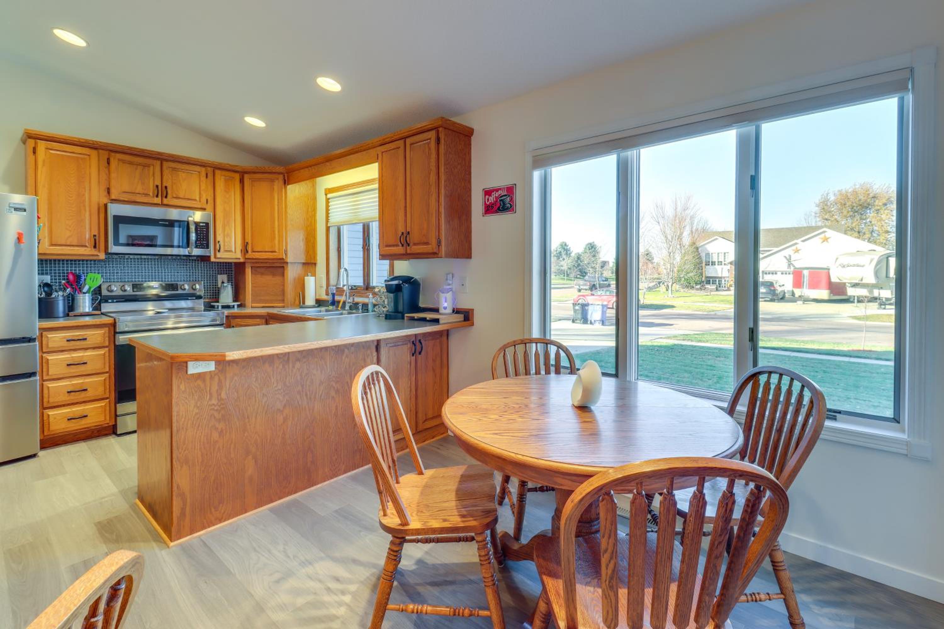 Work and Play Pet-Friendly Fargo Home 6 Mi to Dtwn