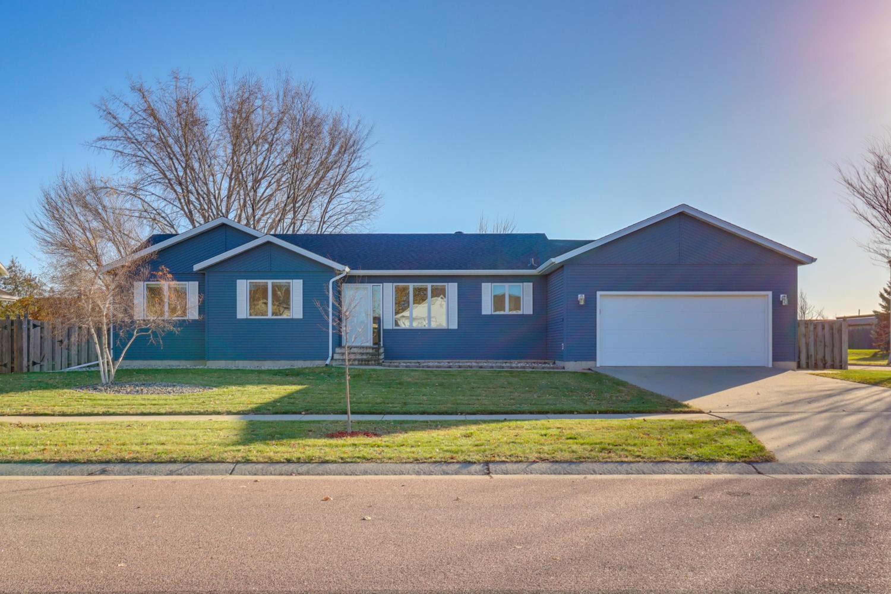 Work and Play Pet-Friendly Fargo Home 6 Mi to Dtwn