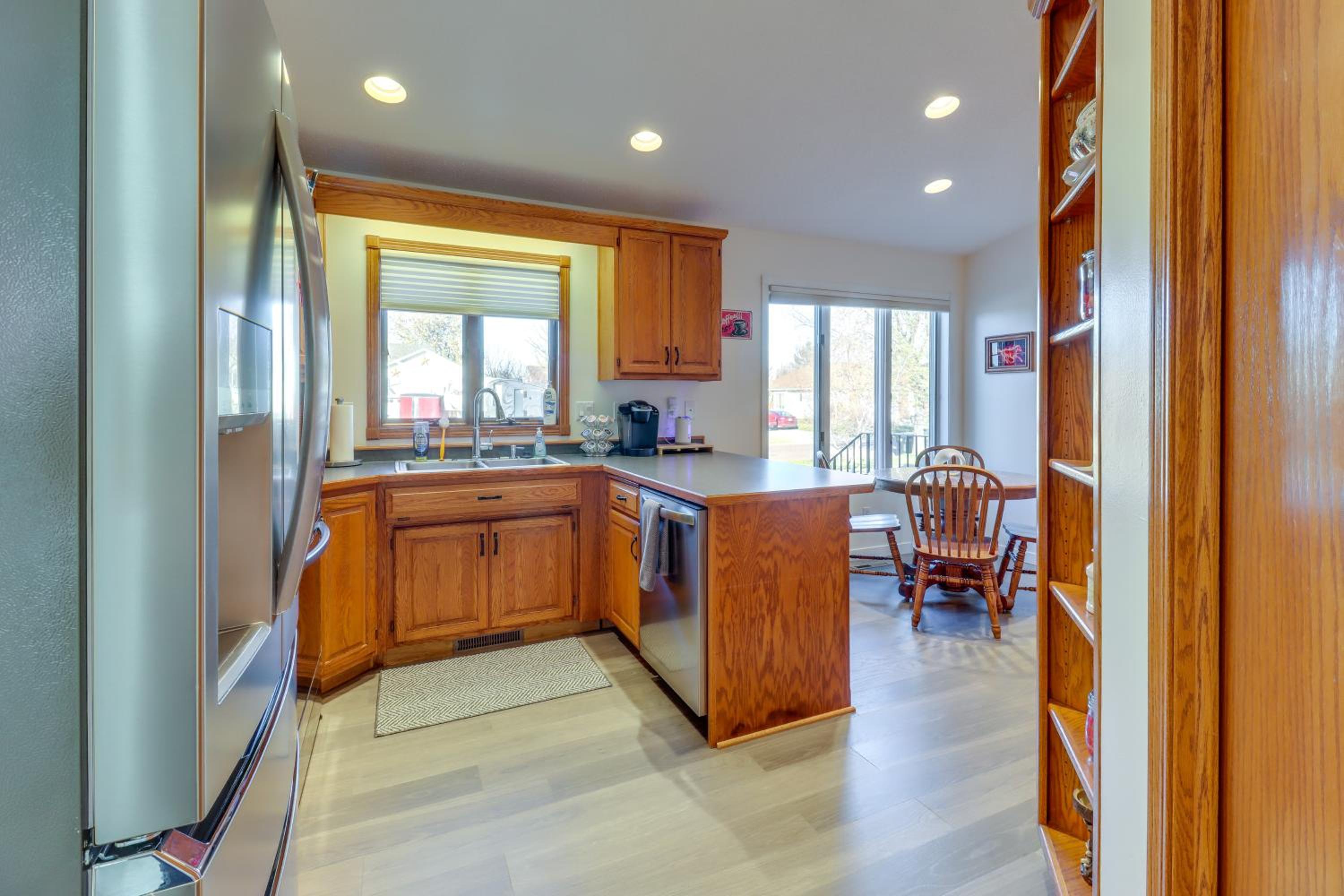 Work and Play Pet-Friendly Fargo Home 6 Mi to Dtwn