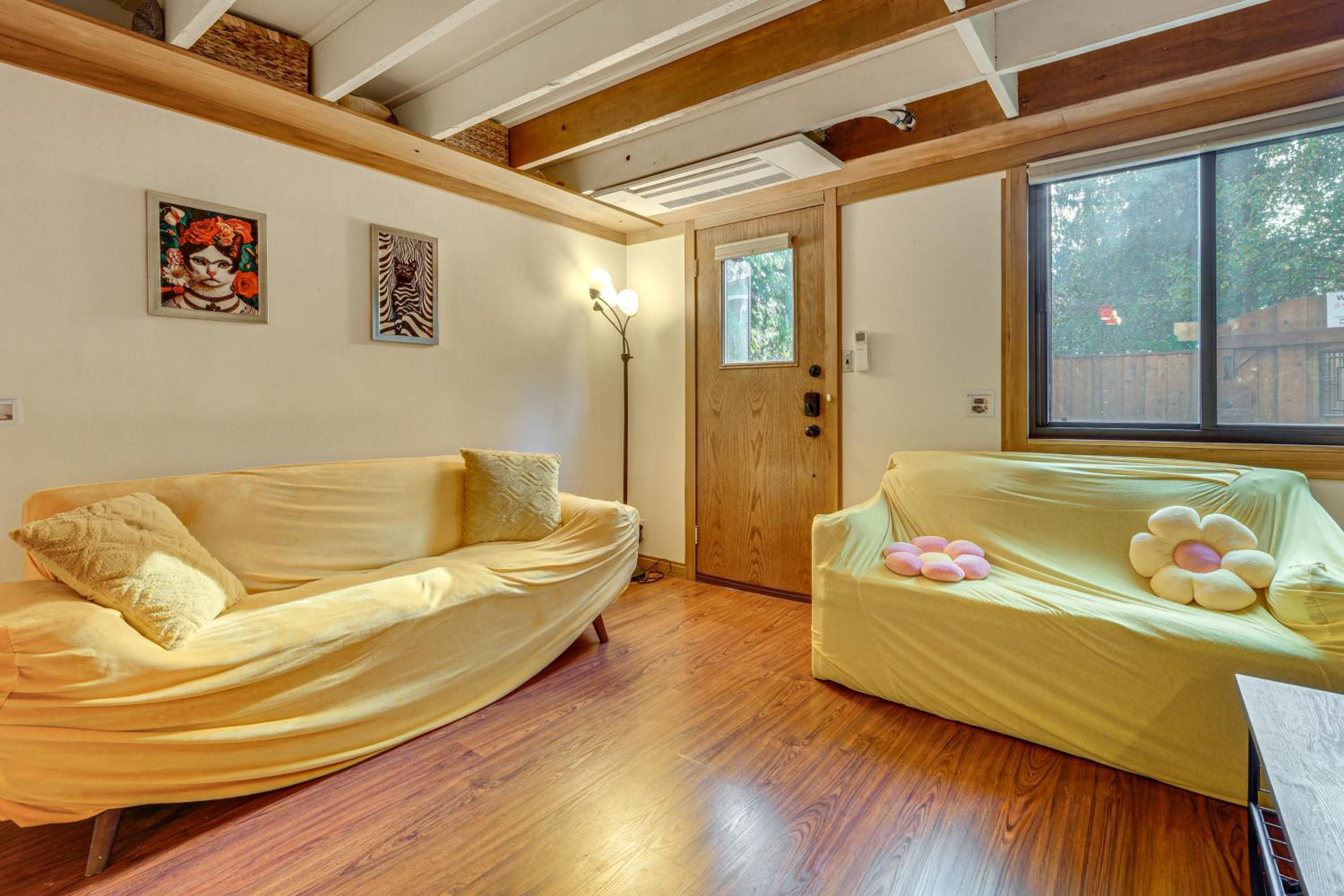 Hot Tub, Trails and Tranquil Views! Cozy SeaTac Spot