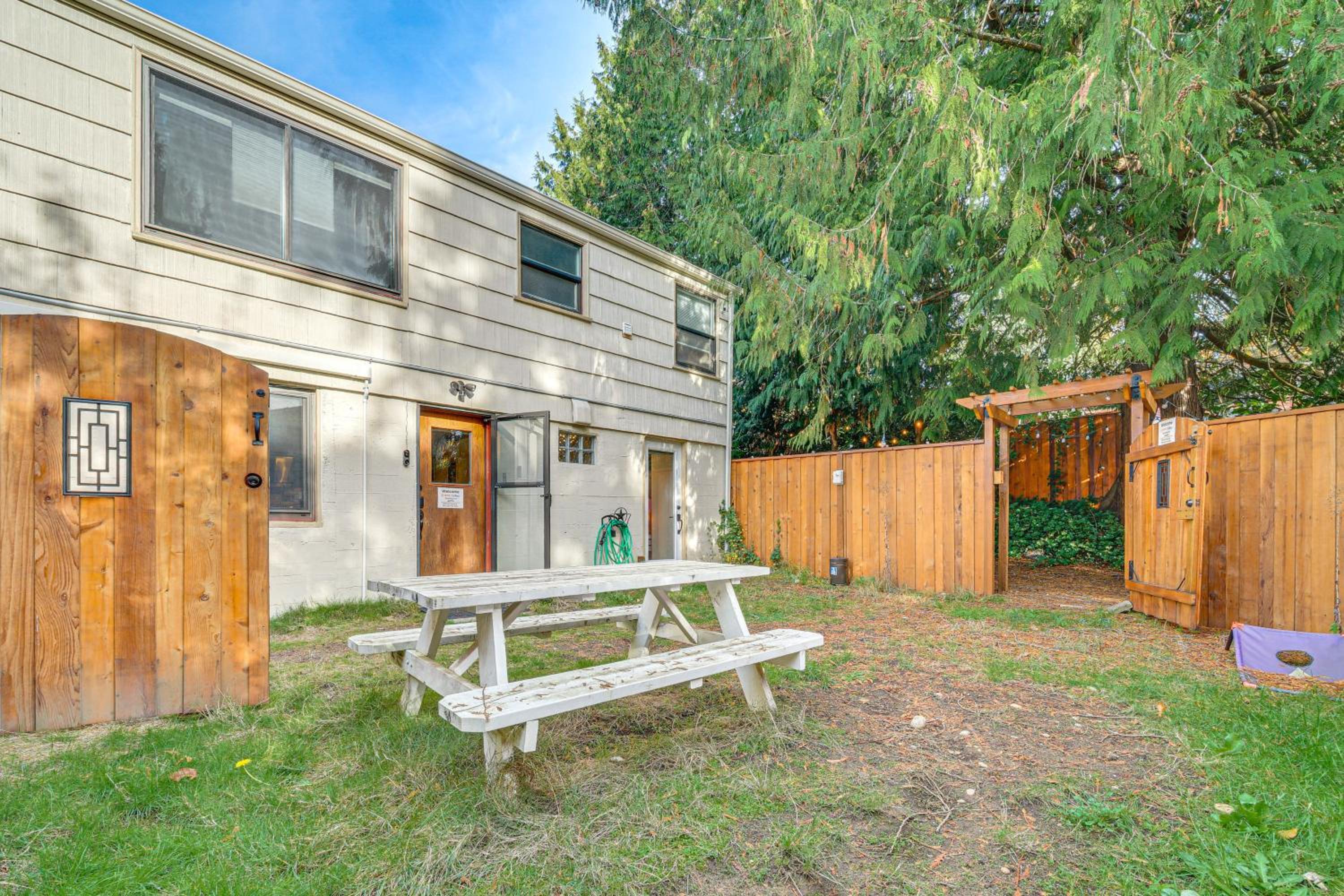 Hot Tub, Trails and Tranquil Views! Cozy SeaTac Spot