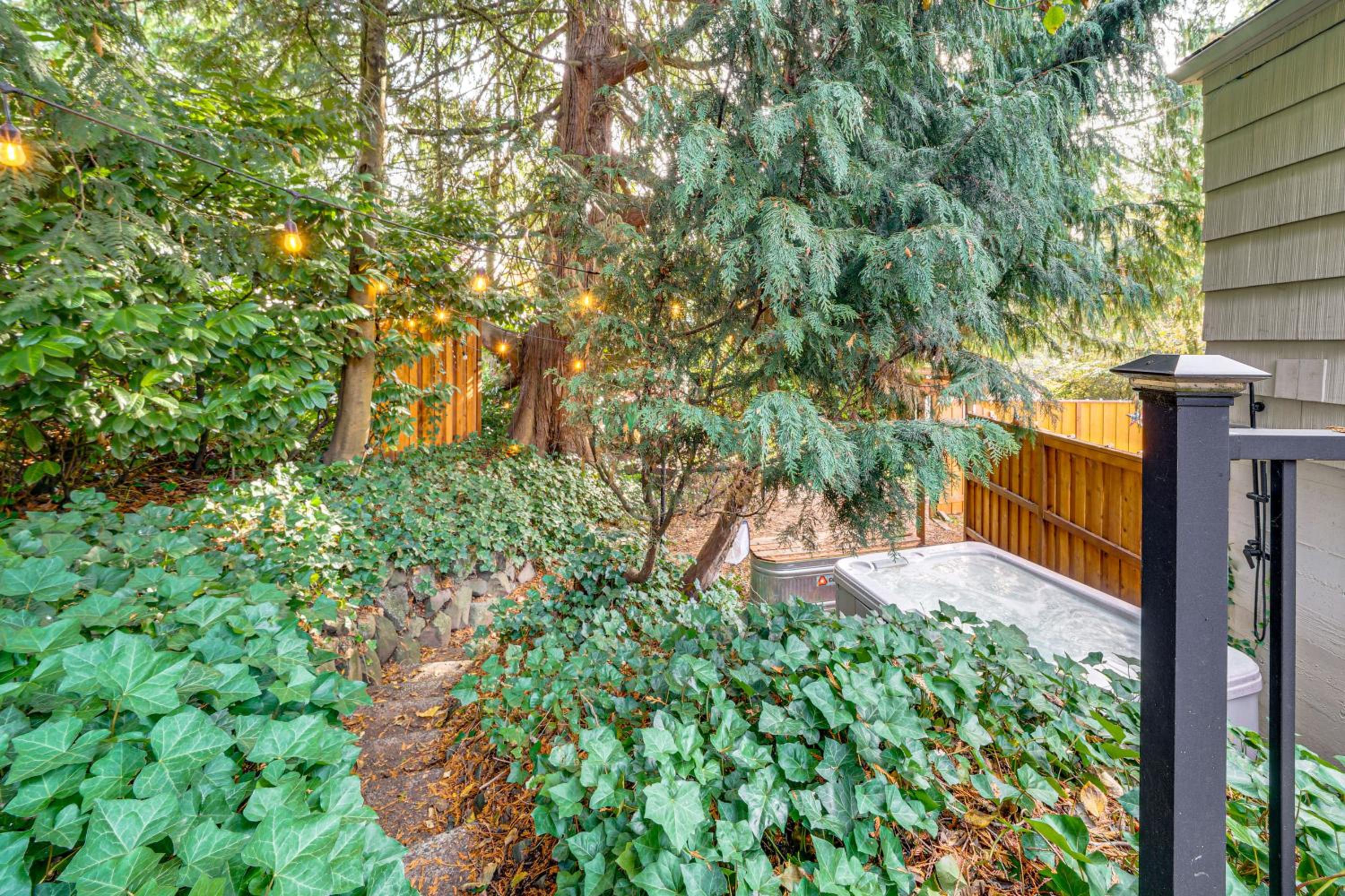 Hot Tub, Trails and Tranquil Views! Cozy SeaTac Spot
