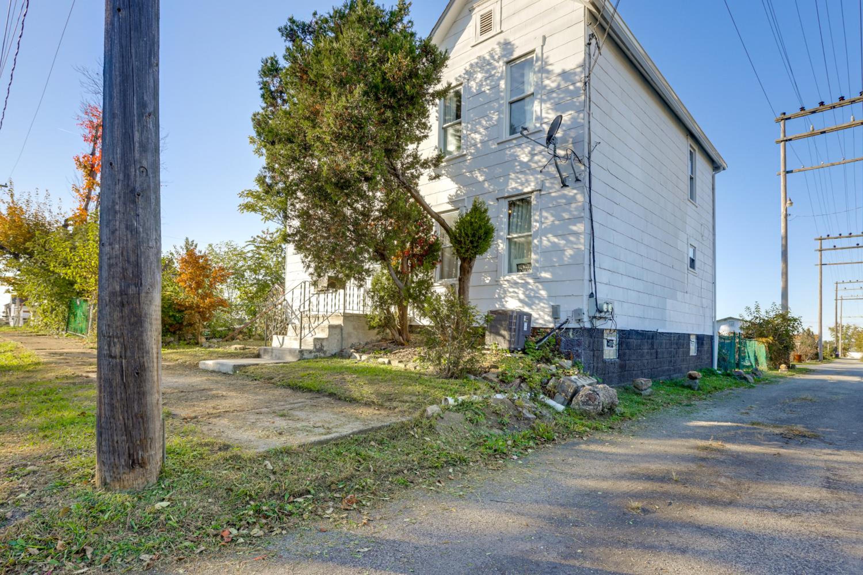 5 Mi to the Jumonville Cross Home with Fenced Yard