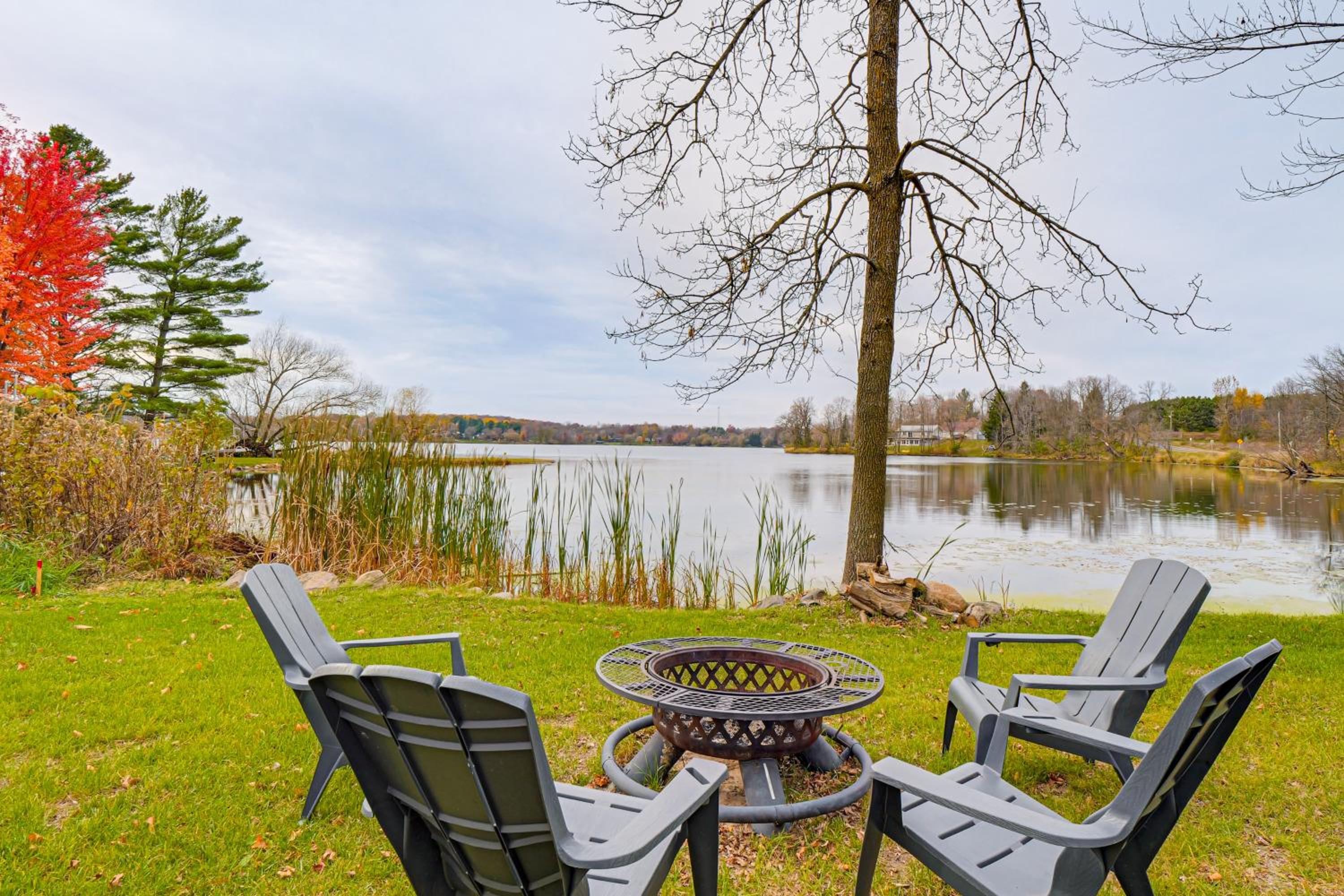 Fish, Swim and Explore! 2-Cabin Camp on Round Lake