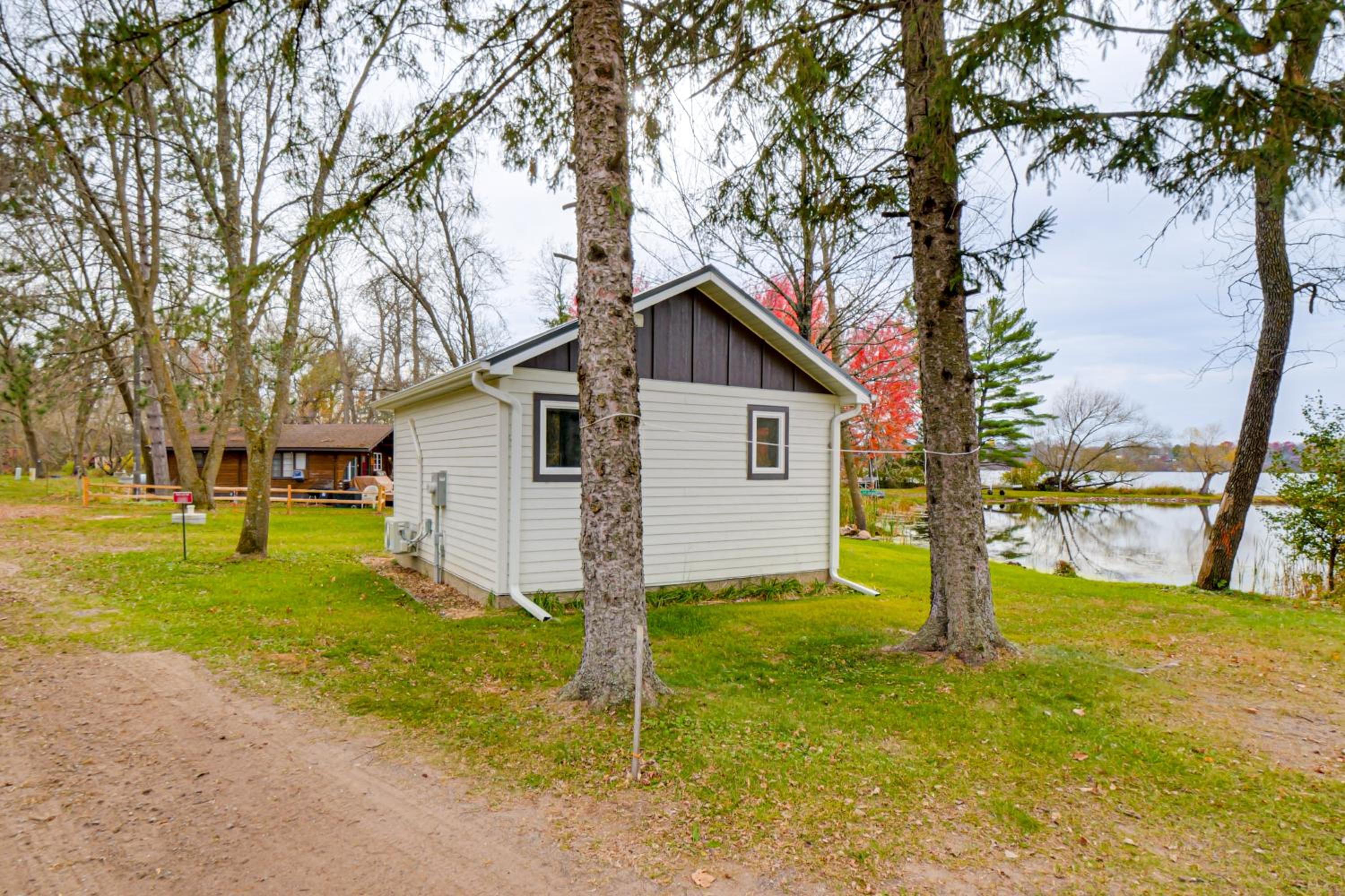 Fish, Swim and Explore! 2-Cabin Camp on Round Lake