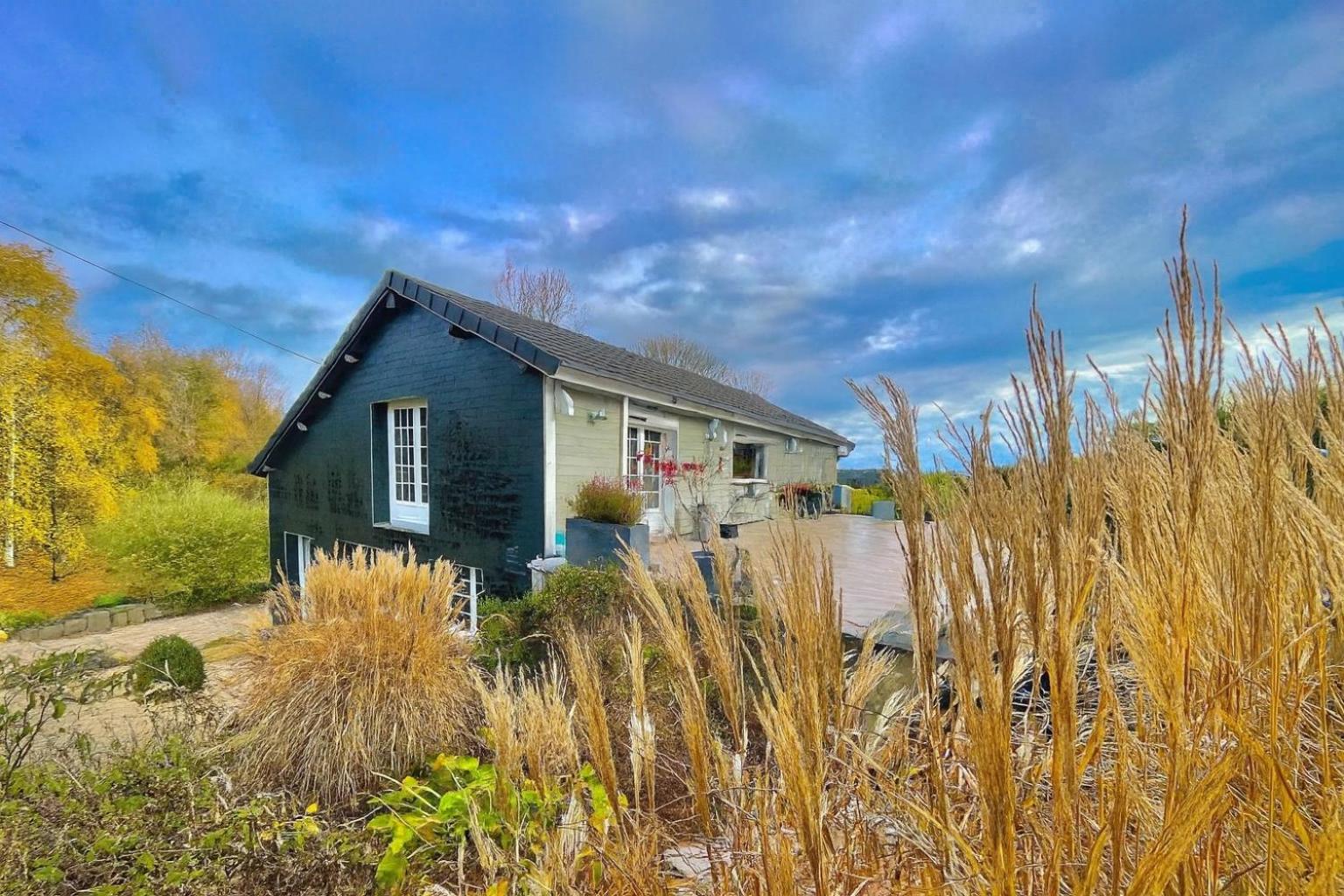 Chalet de 95m2 au cœur du Pays d'Auge, en Normandie avec Piscine et Jacuzzi