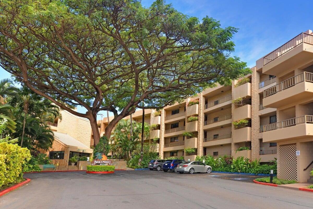 Paki Maui 207 · PM 207 BeachFront 1BD w Ocean View