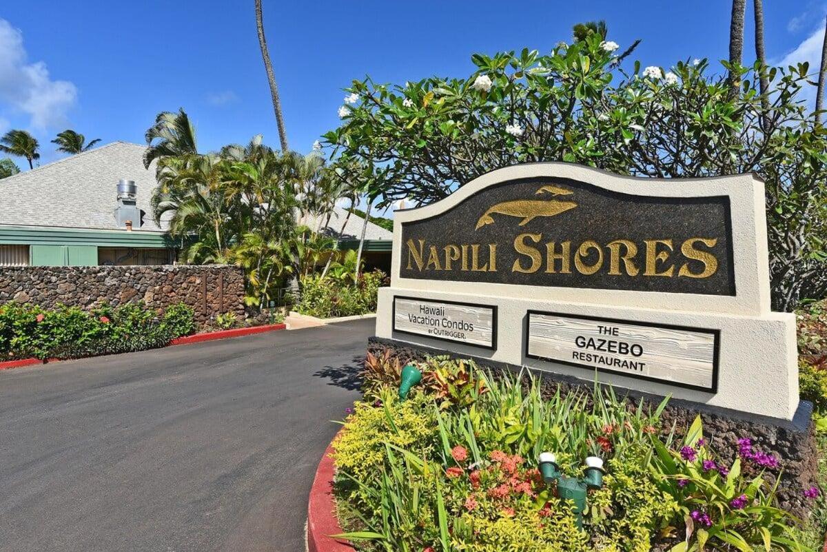 Napili Shores D227 · NS D227 OceanFront Resort w Pool