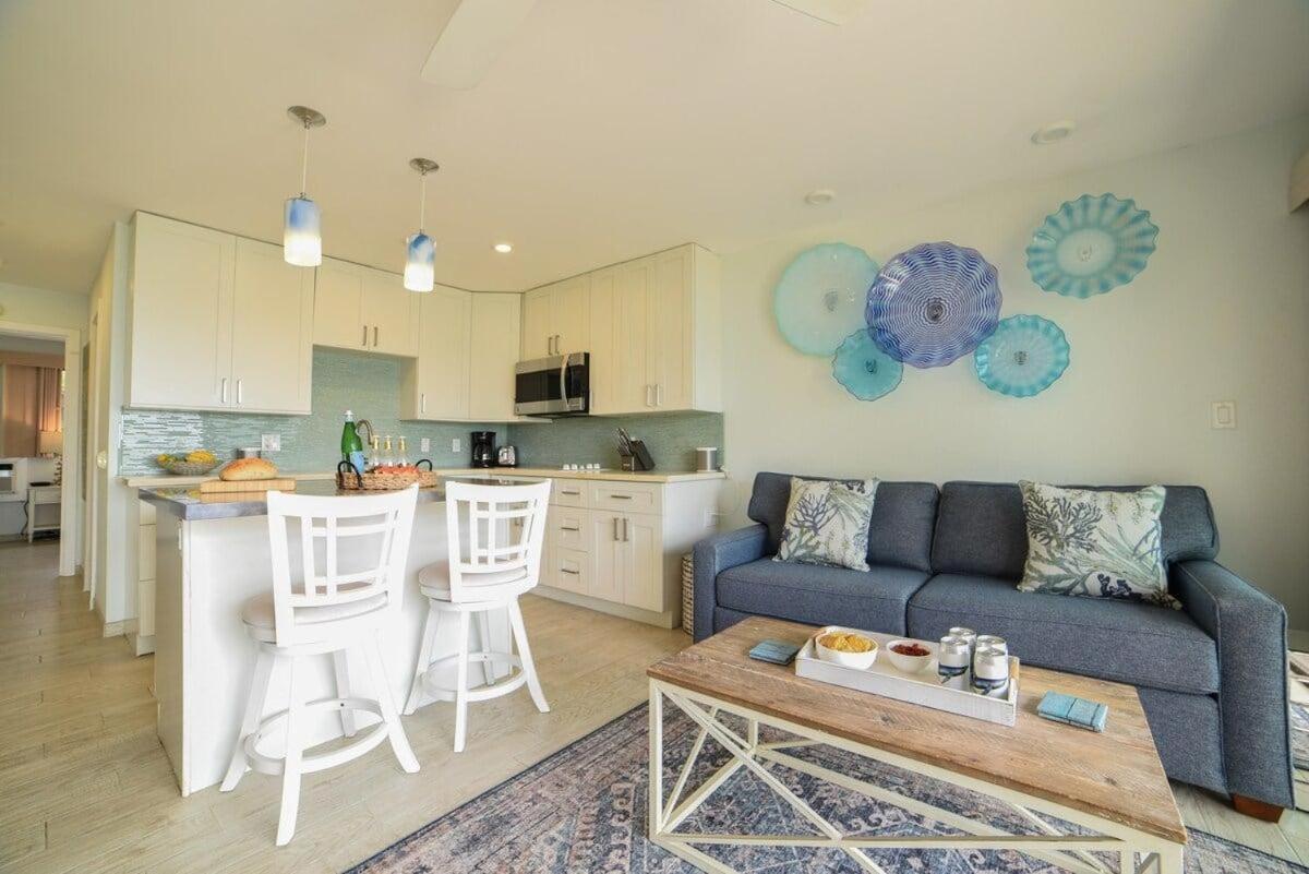 Hoyochi Nikko 105 · HN 105 OceanFront 1BD w Lanai AC Steps from