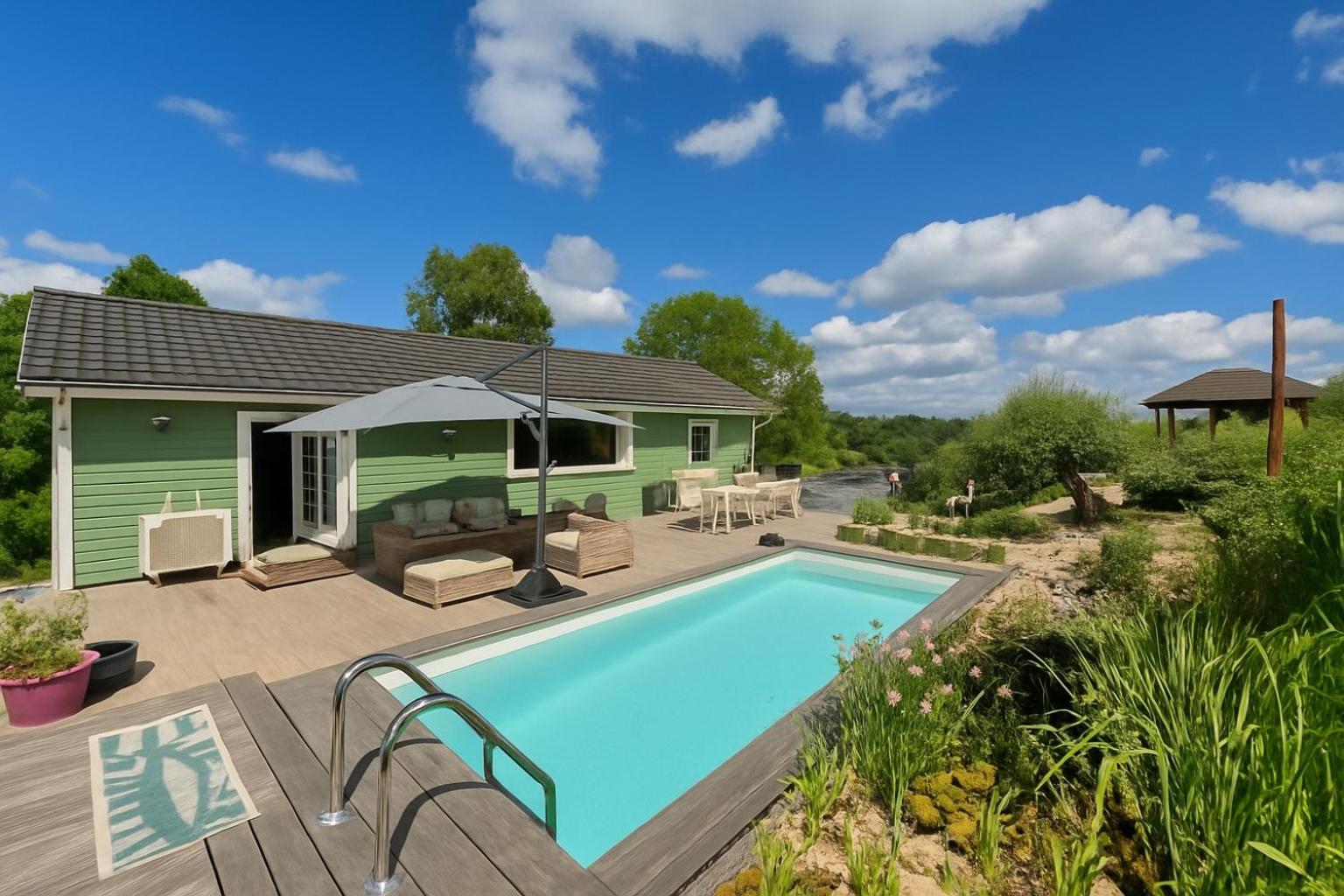 Chalet de 95m2 au cœur du Pays d'Auge, en Normandie avec Piscine et Jacuzzi