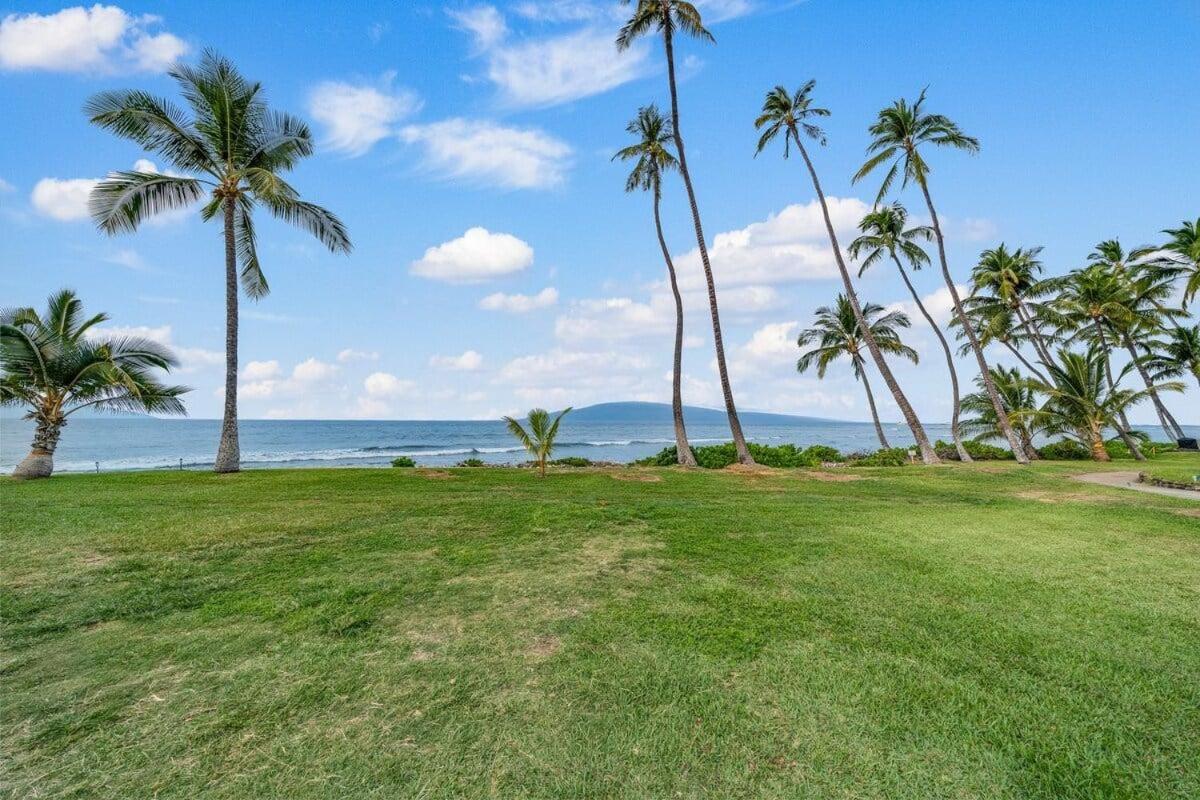 Puamana 153-4 · PU 153-4 Spacious Puamana Unit & Walk To The Bea