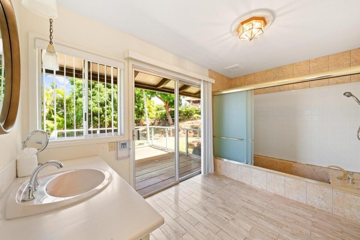 Hale Kalapu · Large Home 180° Ocean Views Walk2Beach Hale Kalapu