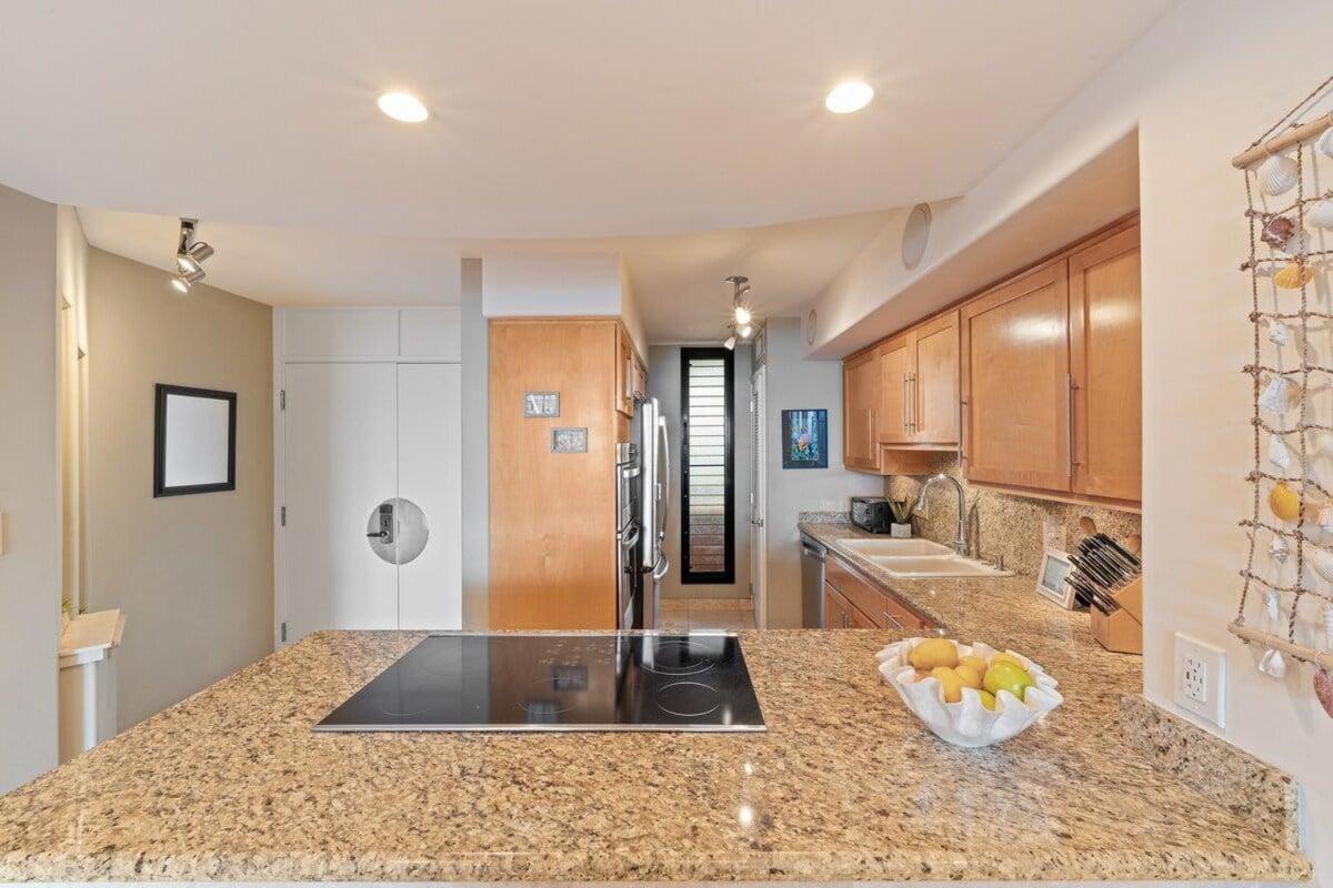 Kahana Villa E706 · KV E706 Breathtaking Oceanview 2BD With Cent