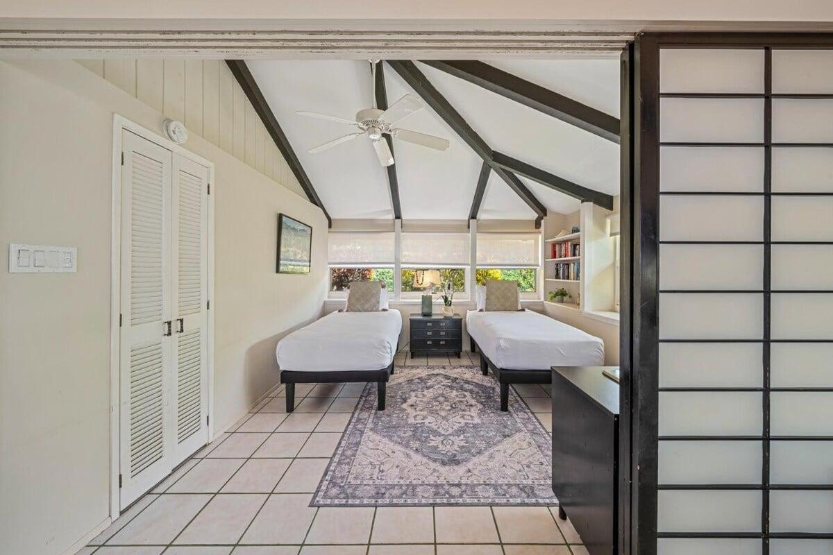 International Colony Club 43 · ICC 43 Spacious 2BD Cottage Walk