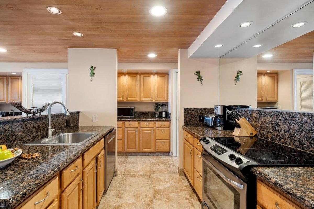 Kahana Village 31 · KHV 31 Spacious Direct Oceanfront 3BD Condo