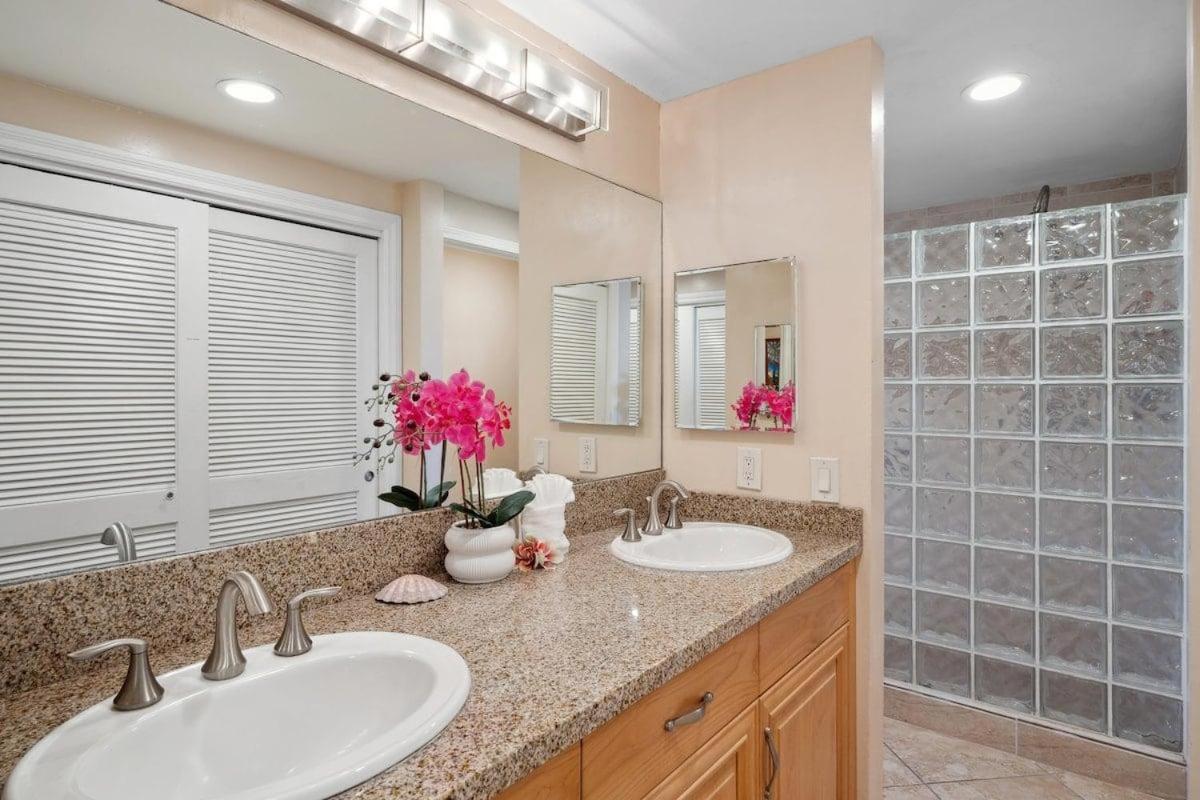 Kahana Village 31 · KHV 31 Spacious Direct Oceanfront 3BD Condo