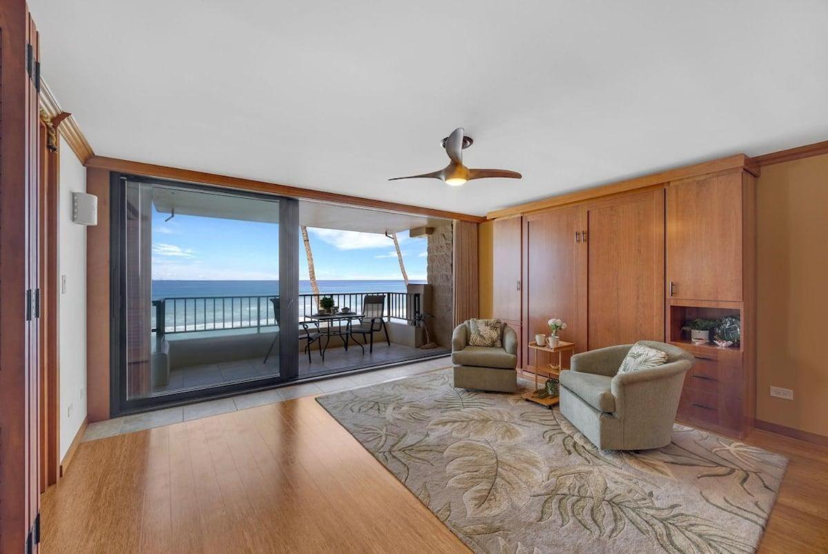 Paki Maui 301 · Direct Oceanfront Views Remodeled 2BD Condo