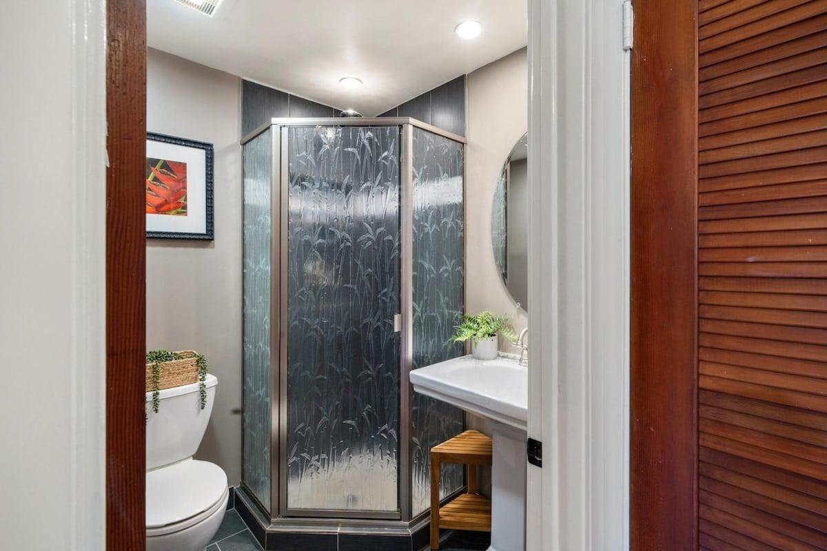 International Colony Club 28 · ICC 28 Remodeled 2BD Cottage in K