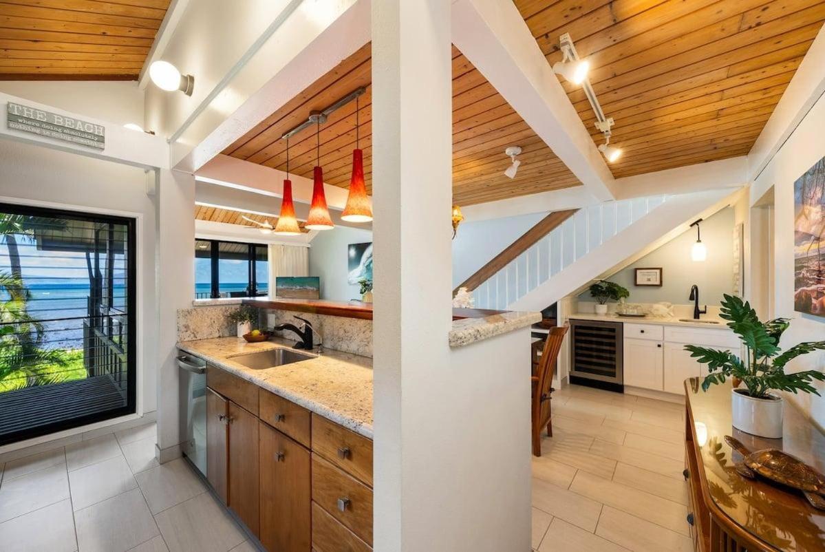 Kahana Village 32 · KHV 32 Direct Oceanfront Views Remodeled 2BD
