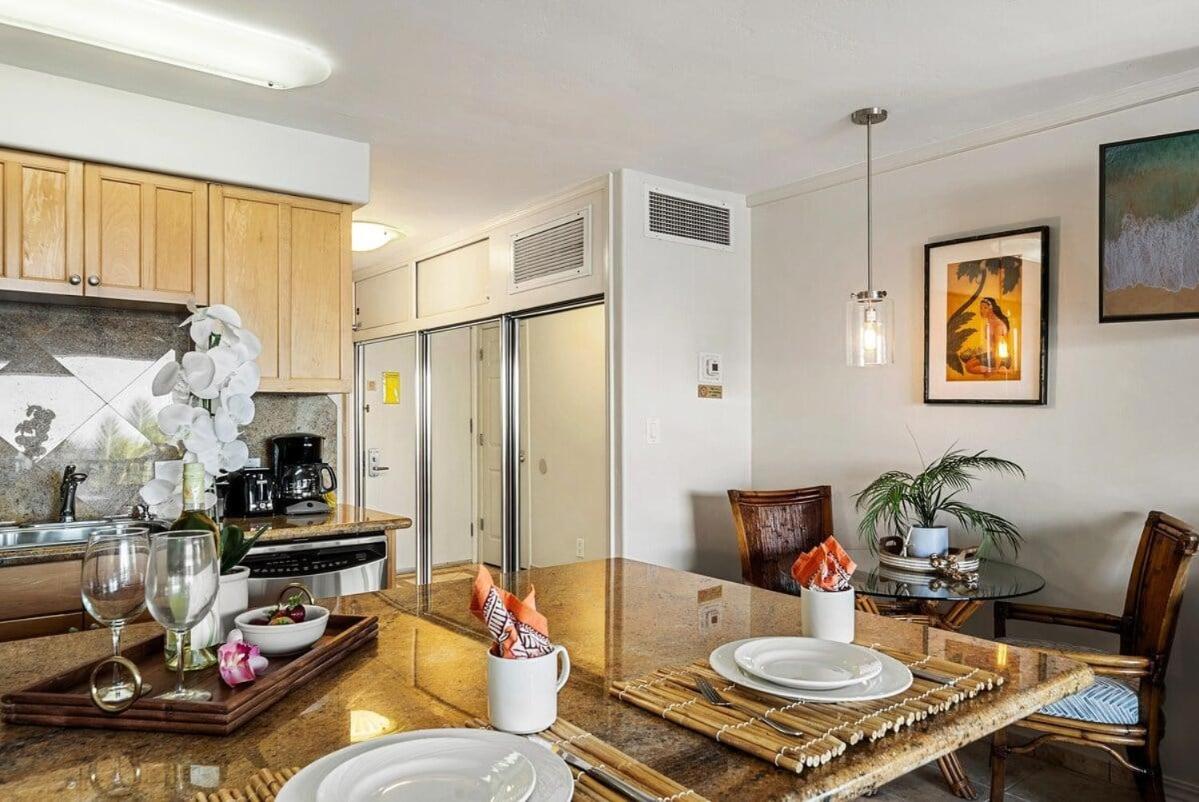 Lahaina Shores 507 · LS 507 West Maui Studio with Stunning Ocean