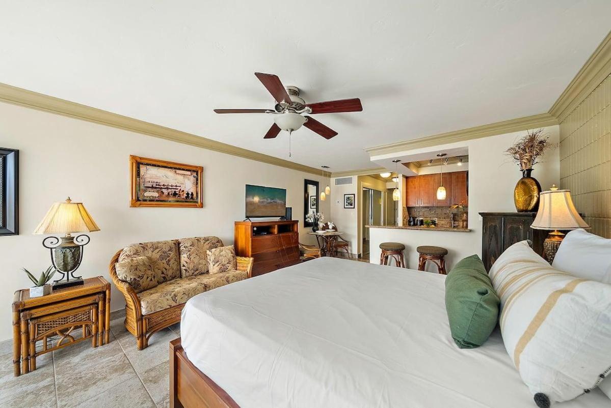 Lahaina Shores 512 · LS 512 Getaway Studio by the Beach Pool Hot