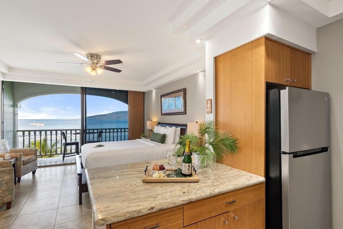 Lahaina Shores 607 · LS 607 Beachfront Remodeled Studio Stunnin