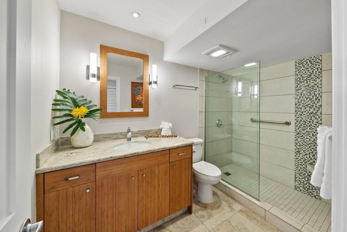 Lahaina Shores 607 · LS 607 Beachfront Remodeled Studio Stunnin