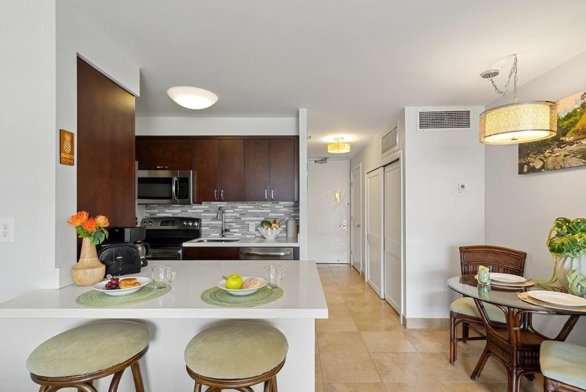 Lahaina Shores 418 · LS 418 Studio Near Beach, Pool & Relaxing H