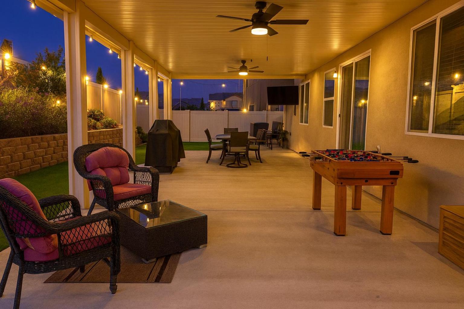 6 BR Pool & Games Retreat - Summer Near Wineries